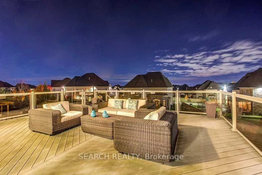 Photo 4 of 115 Carisbrooke Circle, Aurora, Bayview Southeast — HOMEH
