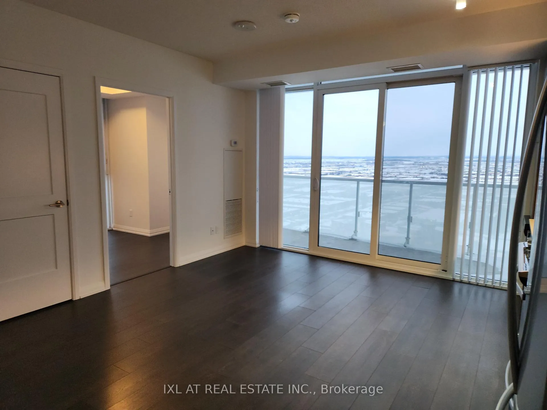 Photo 2 of Unit 2813, 7895 Jane Street, Vaughan, Concord — HOMEH