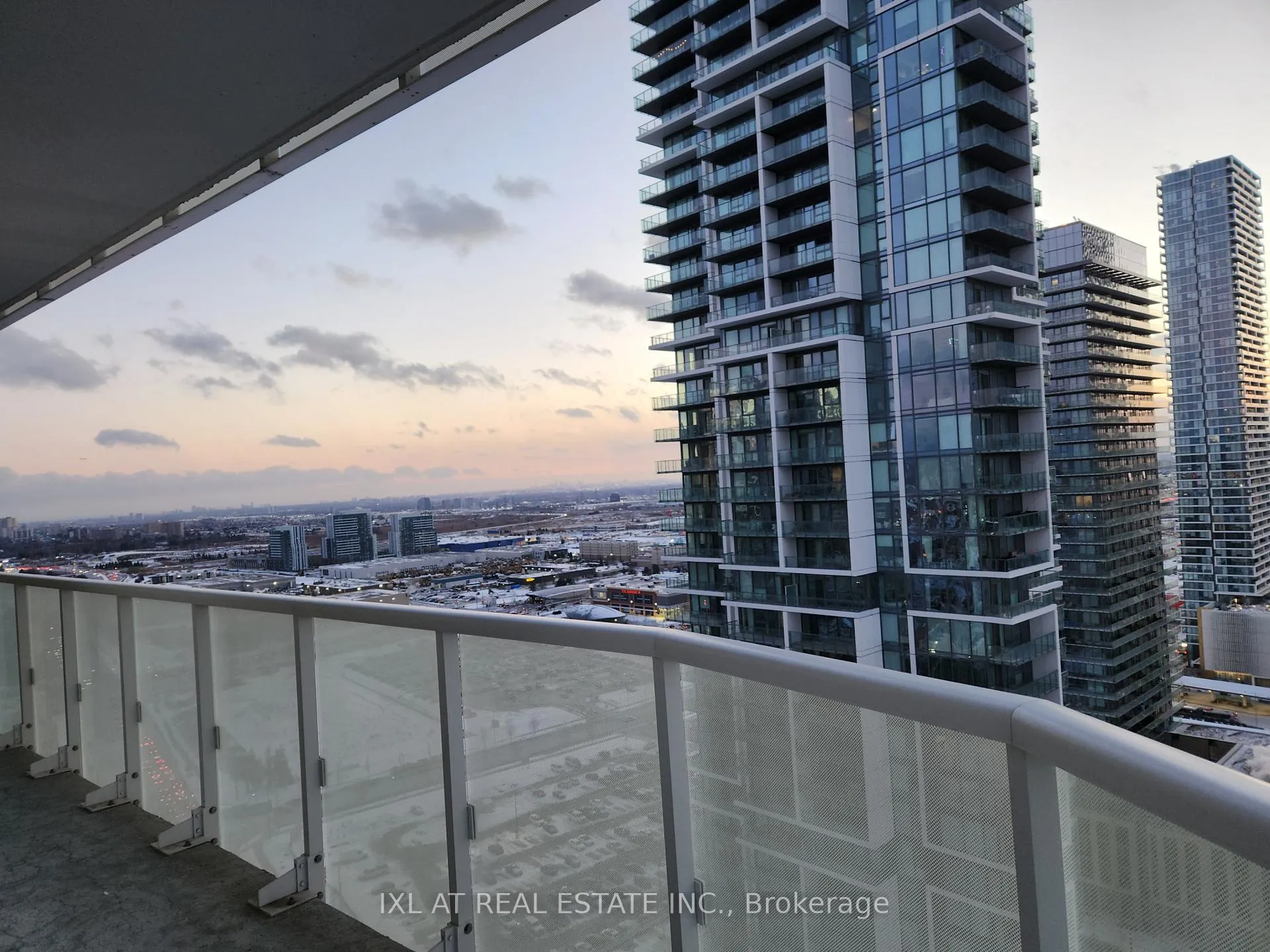 Photo 9 of Unit 2813, 7895 Jane Street, Vaughan, Concord — HOMEH