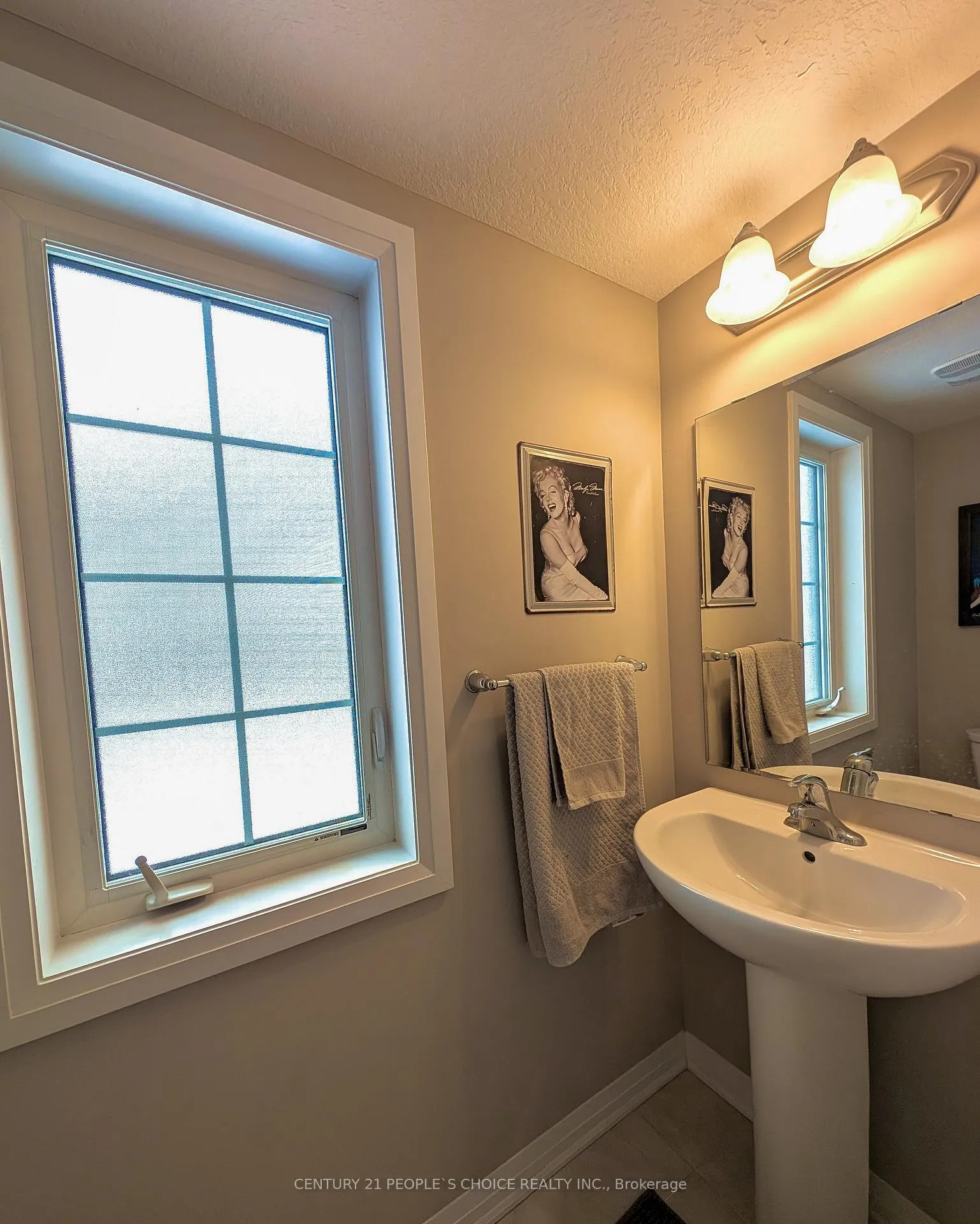 Photo 11 of 159 South Creek Drive, Kitchener — HOMEH