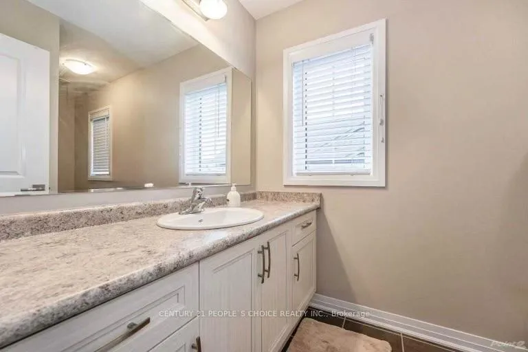 Photo 12 of 159 South Creek Drive, Kitchener — HOMEH