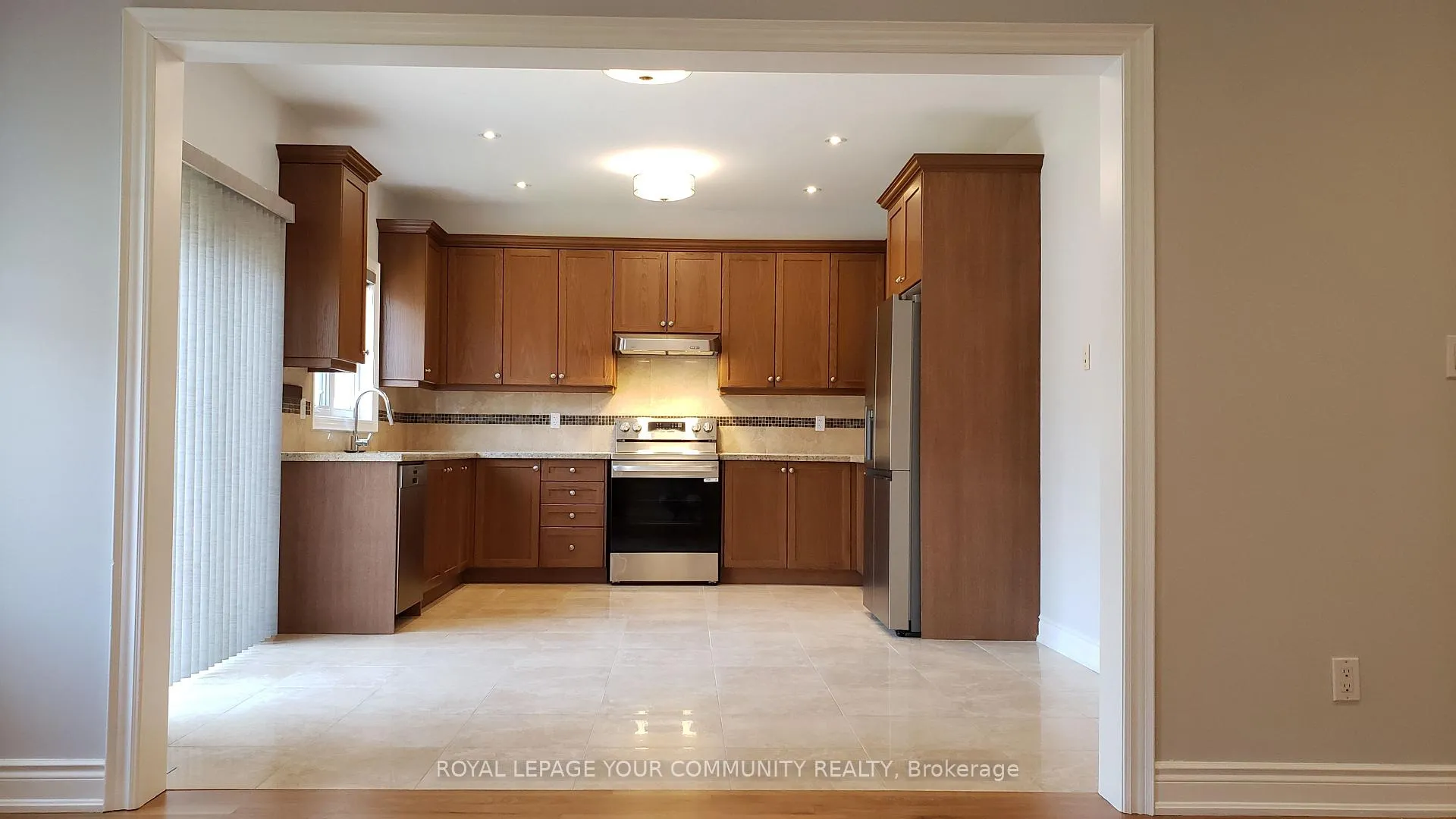 Photo 9 of 146 Moraine Hill Drive, Vaughan, Patterson — HOMEH