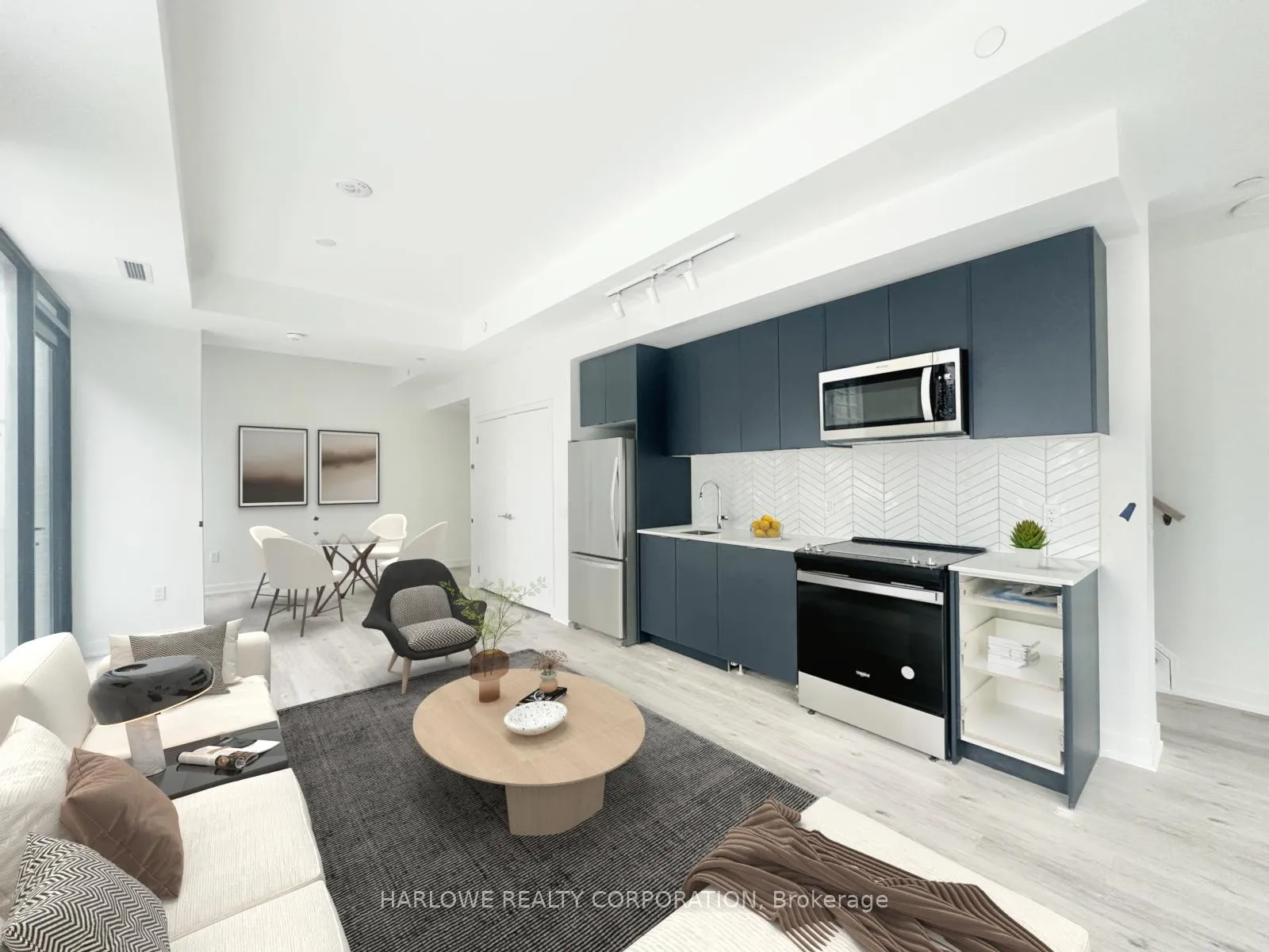 Front of Unit 176 E, 1610 Charles Street E