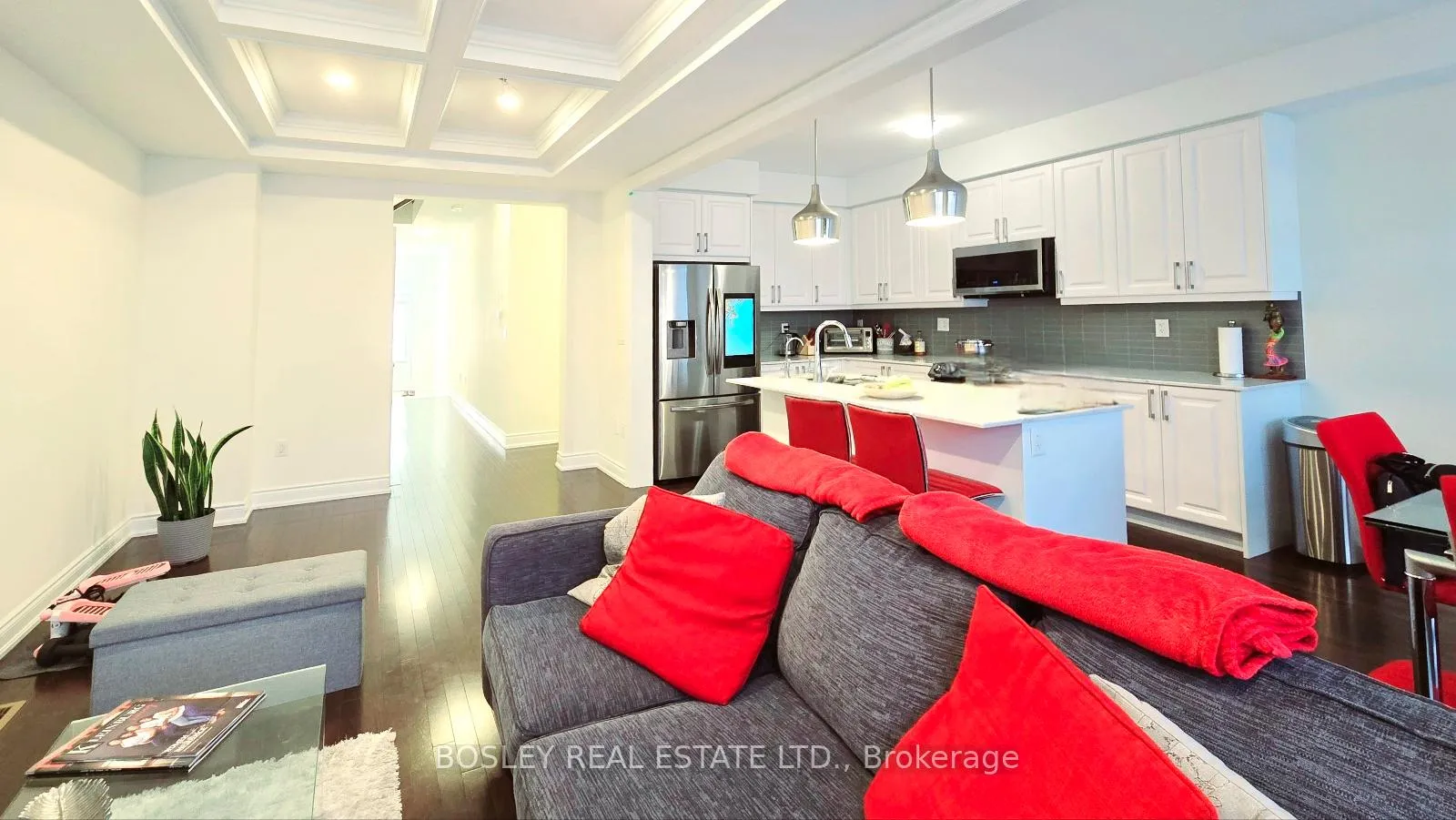 Photo 3 of 62 Ghent Drive, Vaughan, Kleinburg — HOMEH