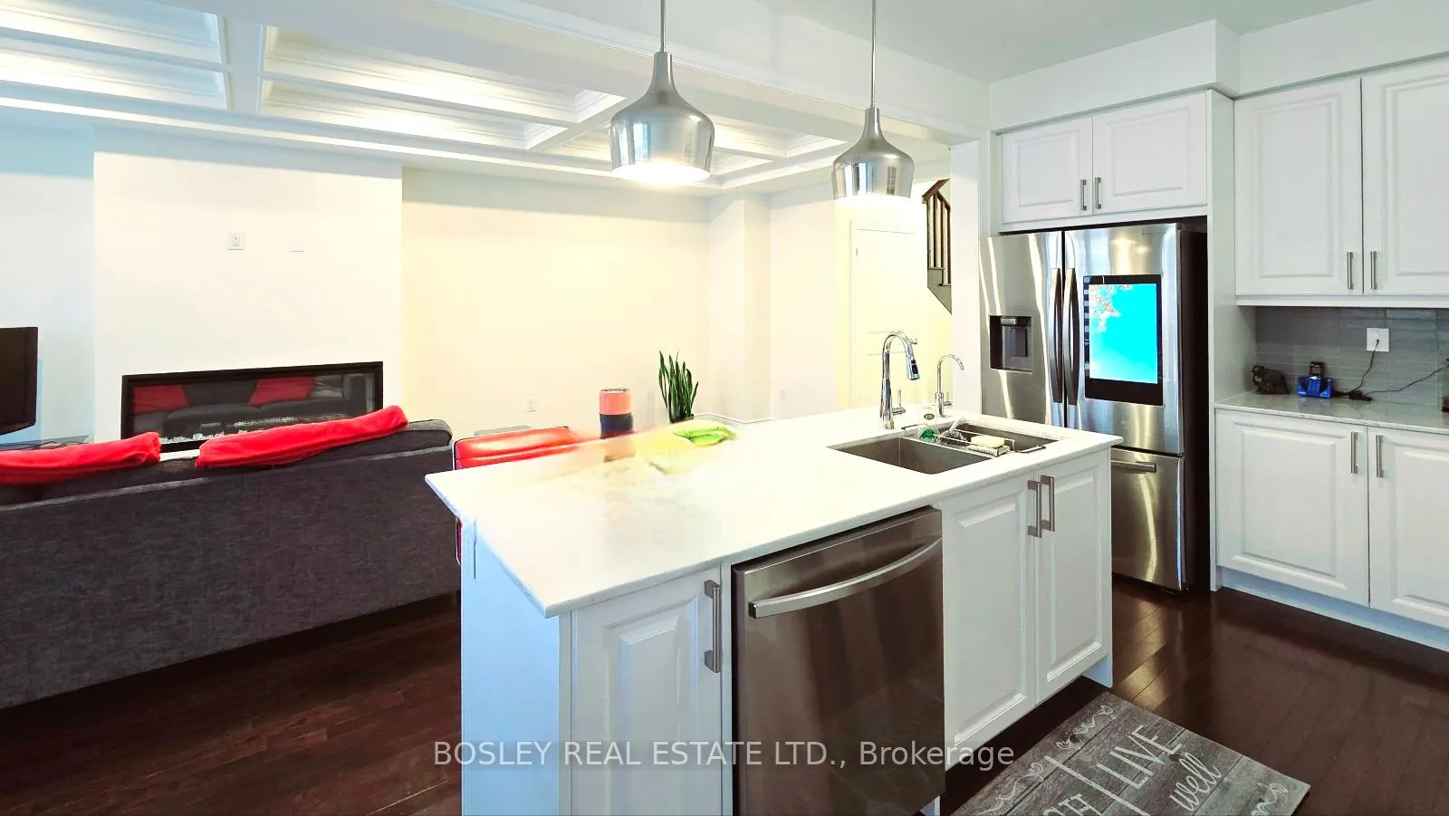 Photo 5 of 62 Ghent Drive, Vaughan, Kleinburg — HOMEH
