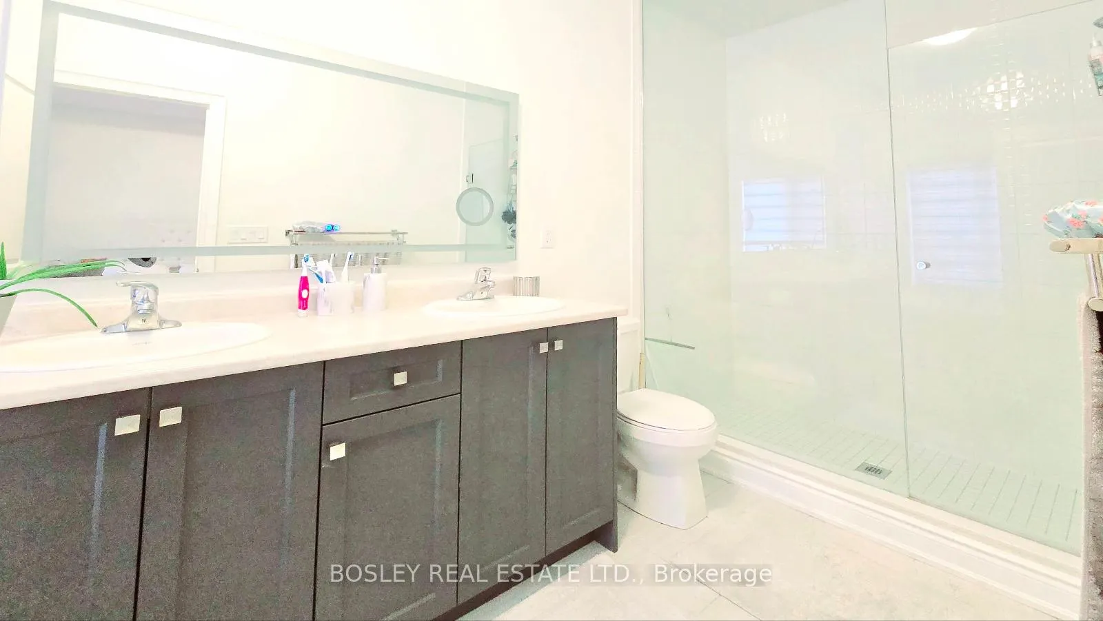 Photo 10 of 62 Ghent Drive, Vaughan, Kleinburg — HOMEH