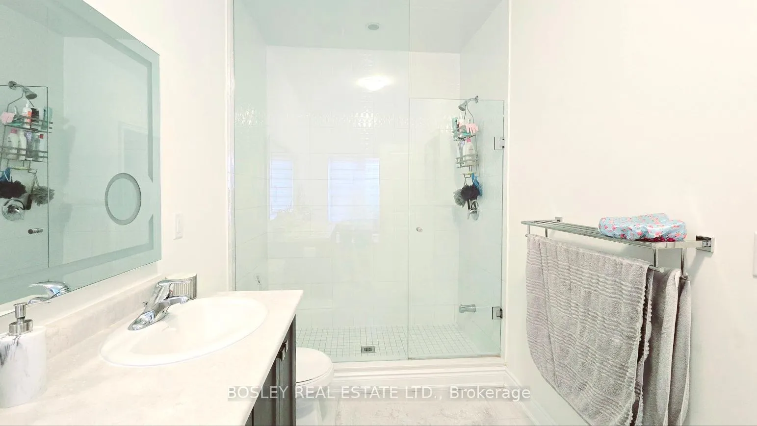 Photo 11 of 62 Ghent Drive, Vaughan, Kleinburg — HOMEH