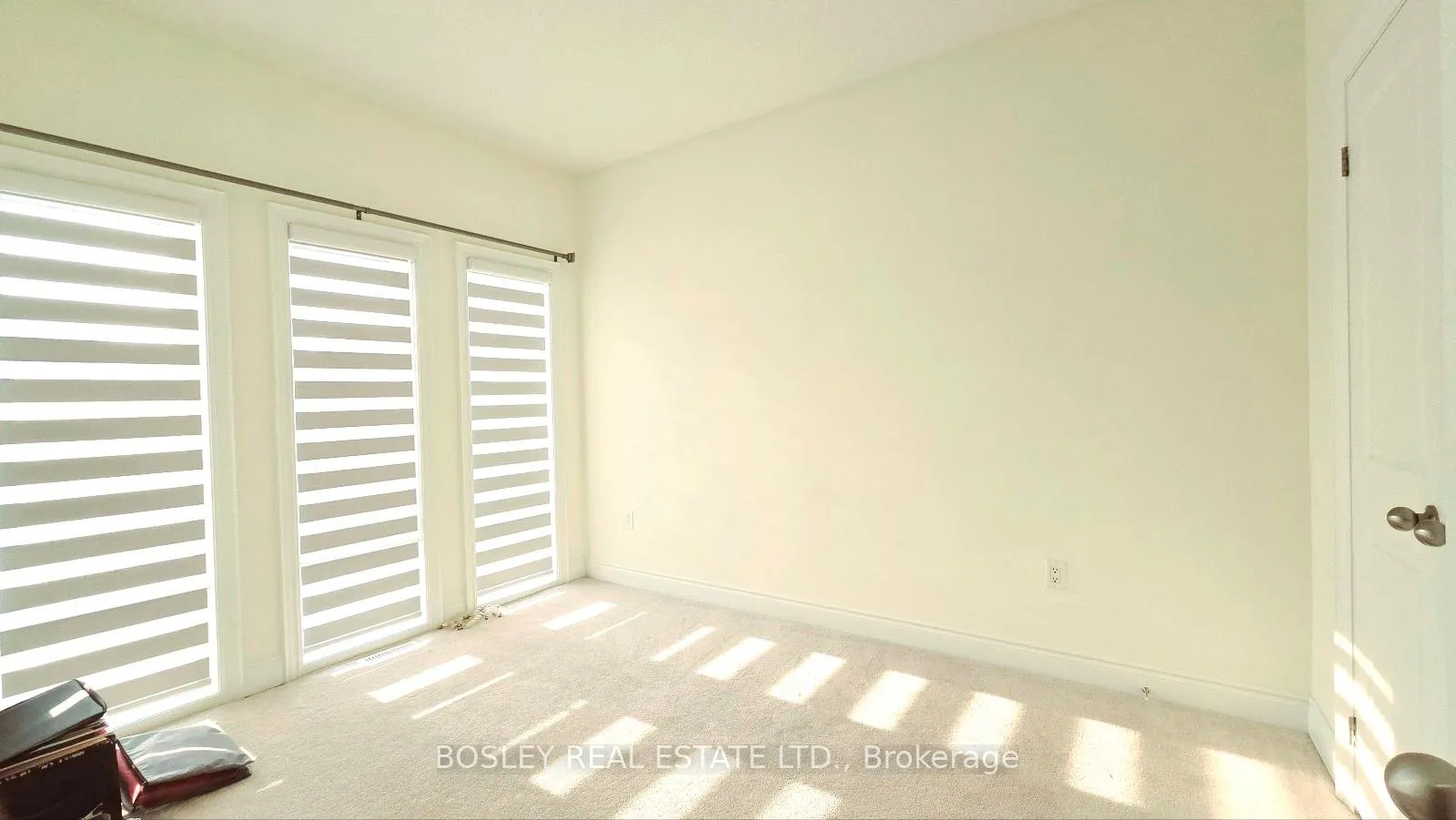 Photo 16 of 62 Ghent Drive, Vaughan, Kleinburg — HOMEH