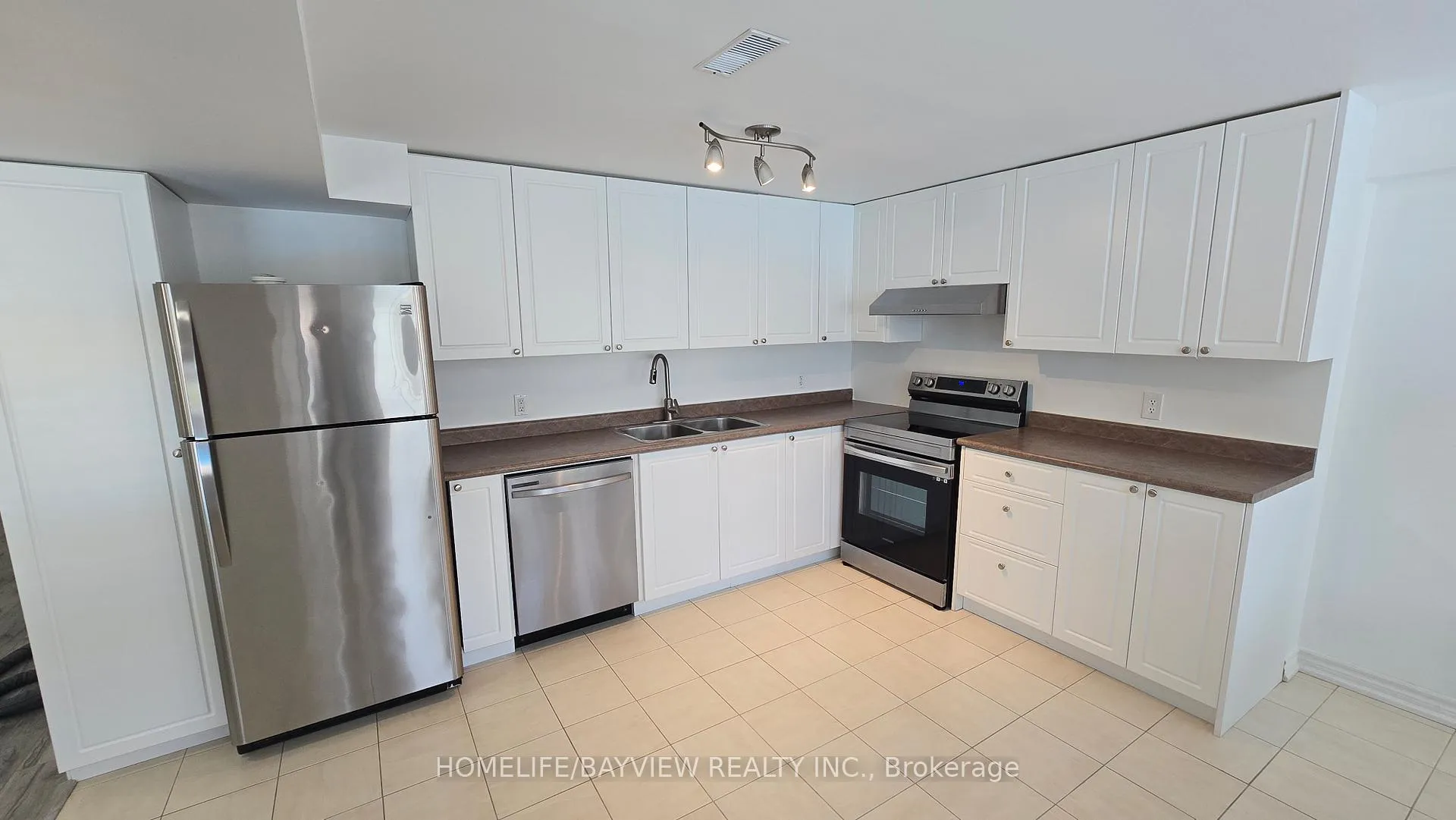Photo 4 of 231 Bilbrough Street, Aurora, Bayview Northeast — HOMEH