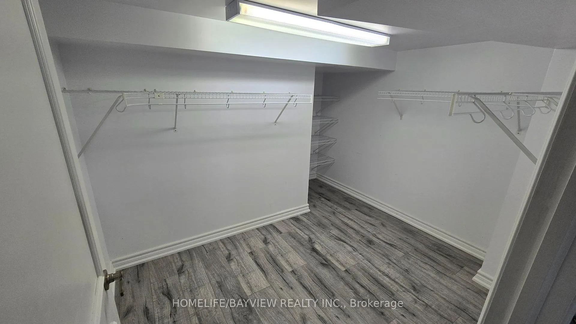 Photo 9 of 231 Bilbrough Street, Aurora, Bayview Northeast — HOMEH