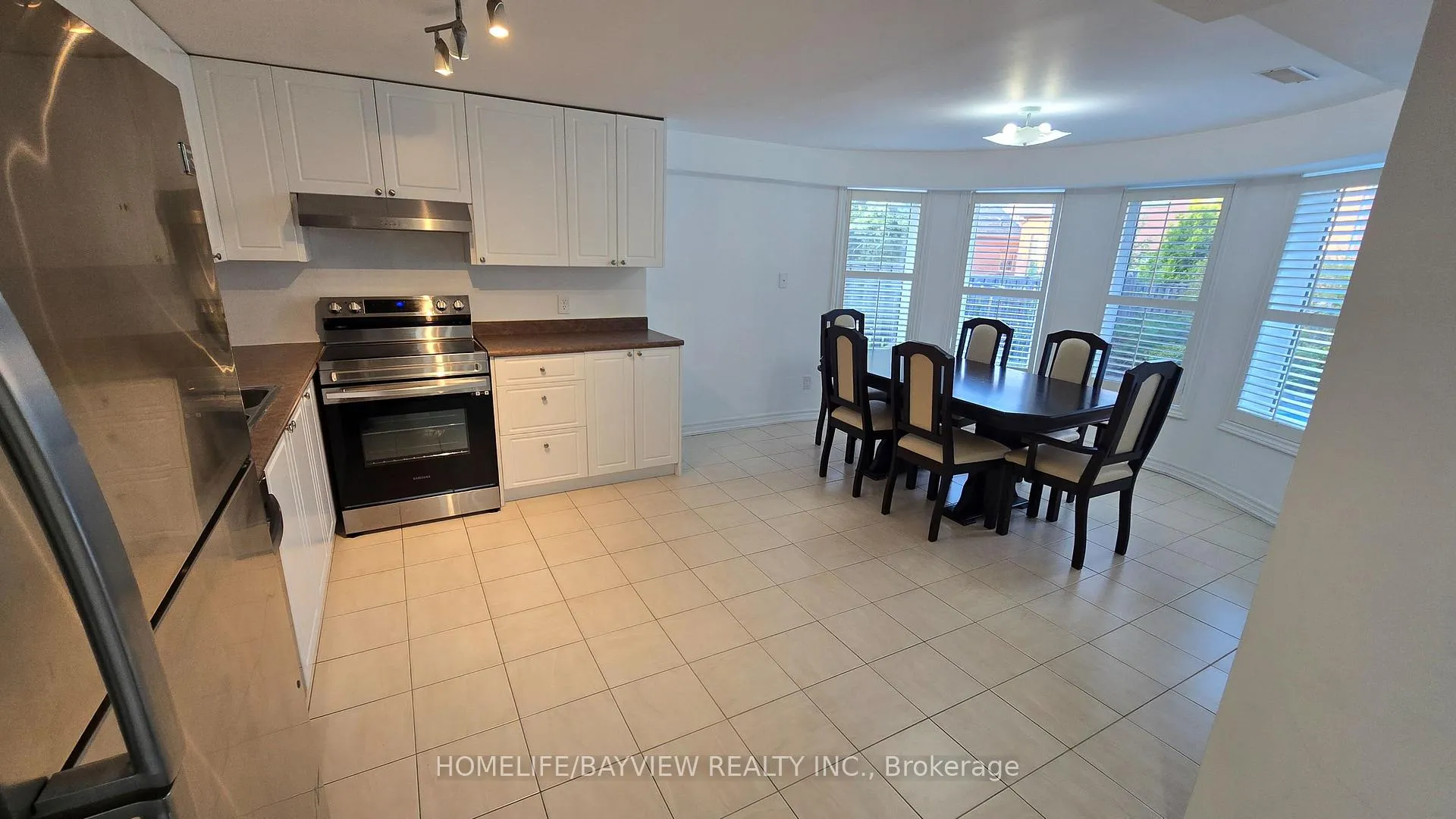 Photo 14 of 231 Bilbrough Street, Aurora, Bayview Northeast — HOMEH