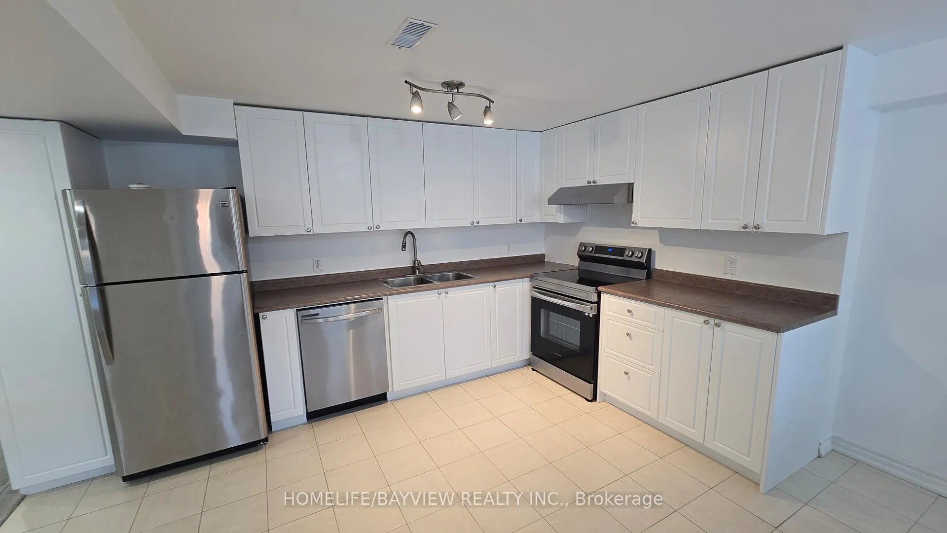 Photo 15 of 231 Bilbrough Street, Aurora, Bayview Northeast — HOMEH