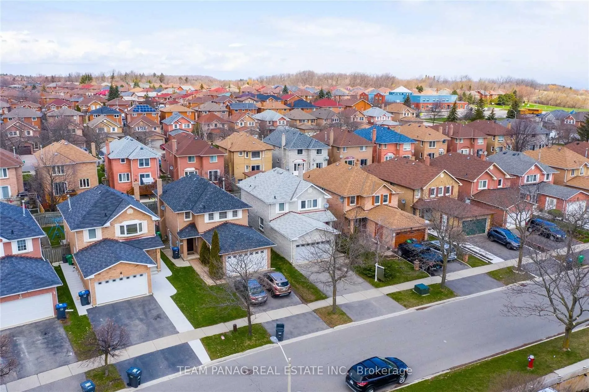 Photo 3 of 15 Cheviot Crescent, Brampton, Heart Lake East — HOMEH