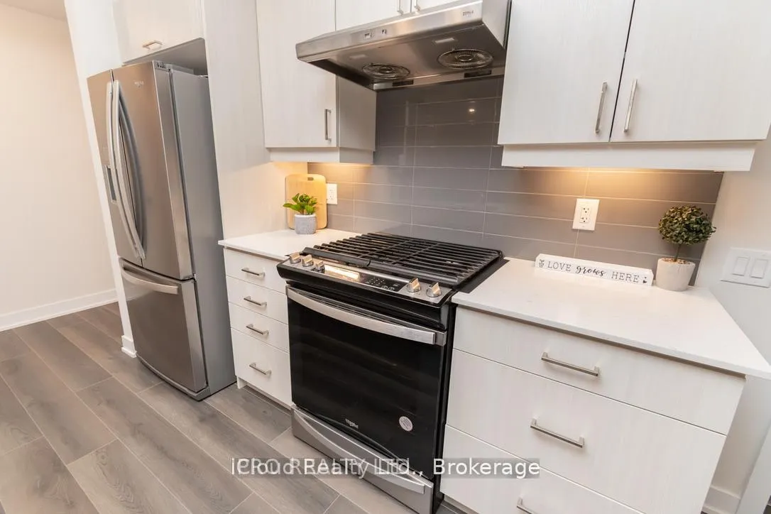 Photo 12 of Unit 401, 4 Spice Way, Barrie, Rural Barrie Southeast — HOMEH