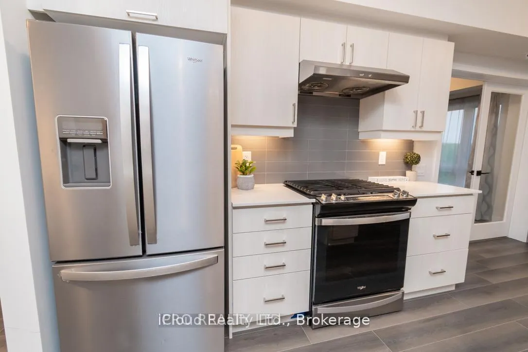 Photo 13 of Unit 401, 4 Spice Way, Barrie, Rural Barrie Southeast — HOMEH
