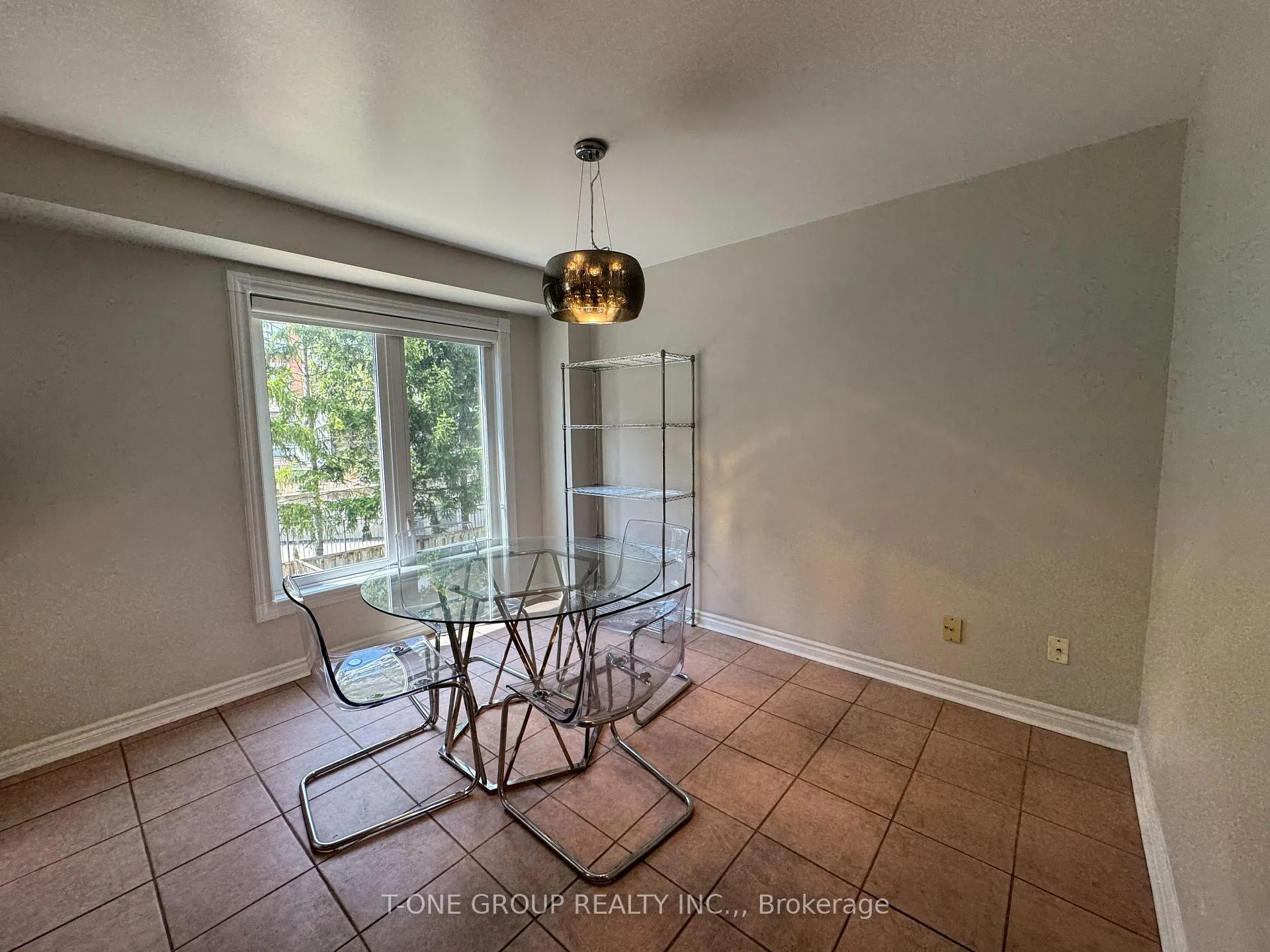 Photo 8 of 150 Leitchcroft Crescent, Markham, Commerce Valley — HOMEH