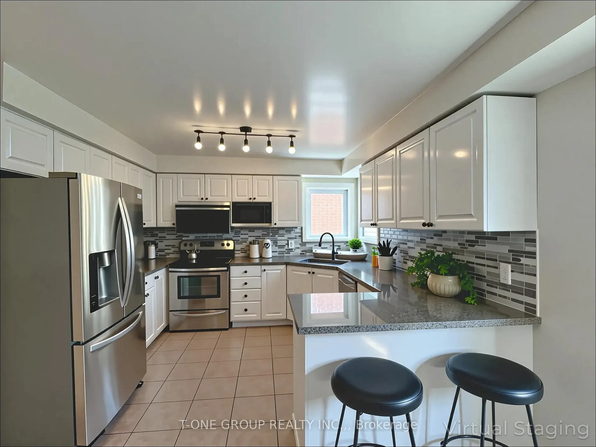 Photo 9 of 150 Leitchcroft Crescent, Markham, Commerce Valley — HOMEH