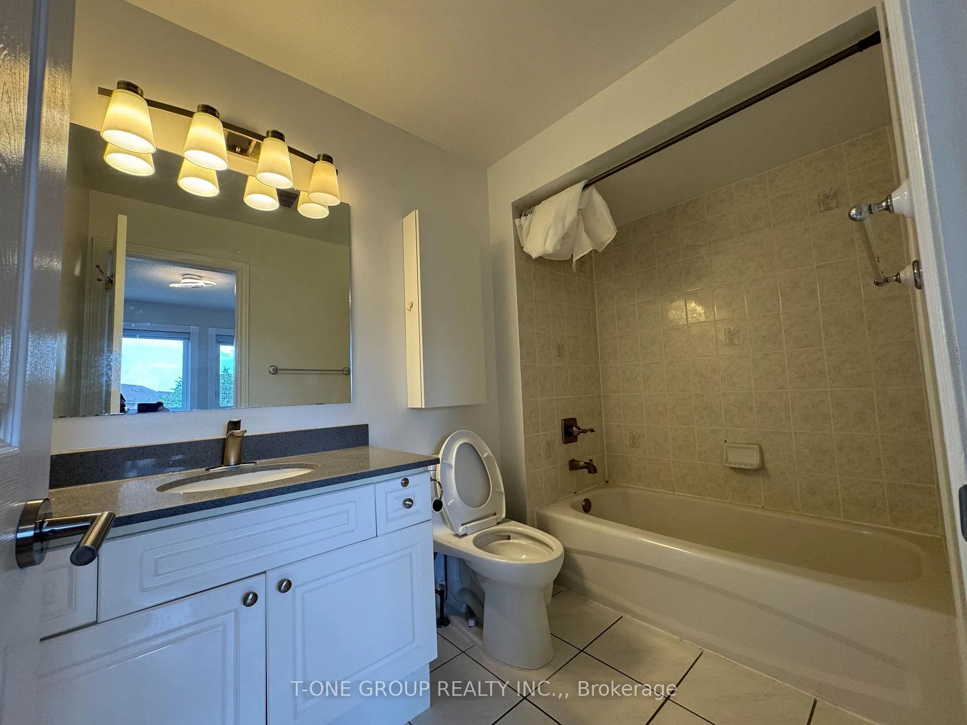 Photo 18 of 150 Leitchcroft Crescent, Markham, Commerce Valley — HOMEH