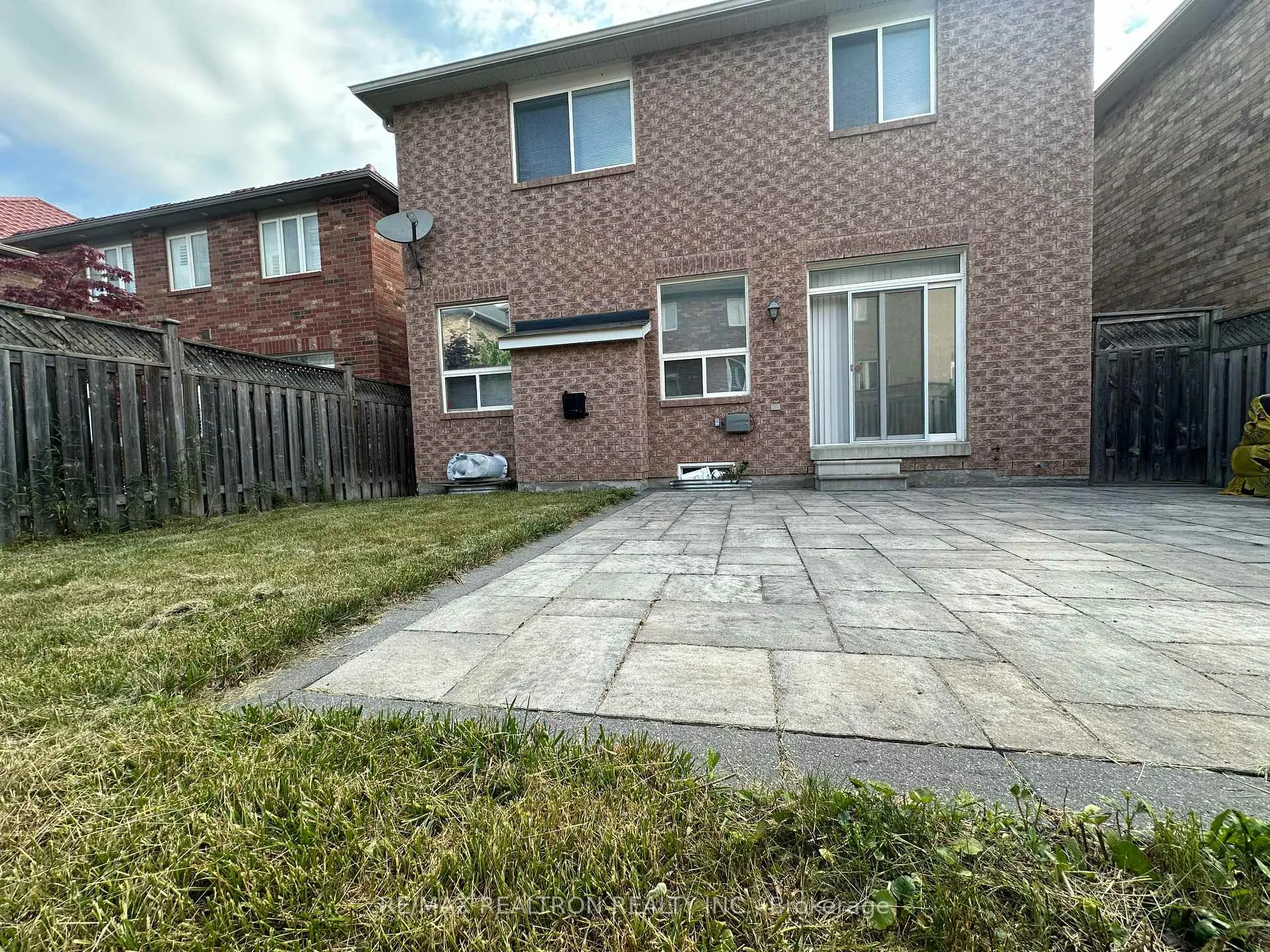 Photo 11 of 8 Everett Street, Markham, Wismer — HOMEH