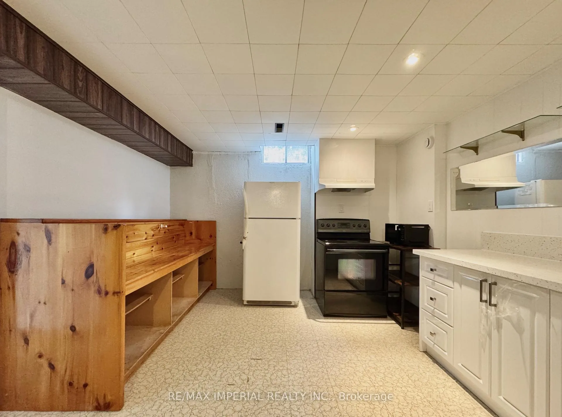 Photo 5 of Unit Lower, 70 Ramona Boulevard, Markham, Markham Village — HOMEH