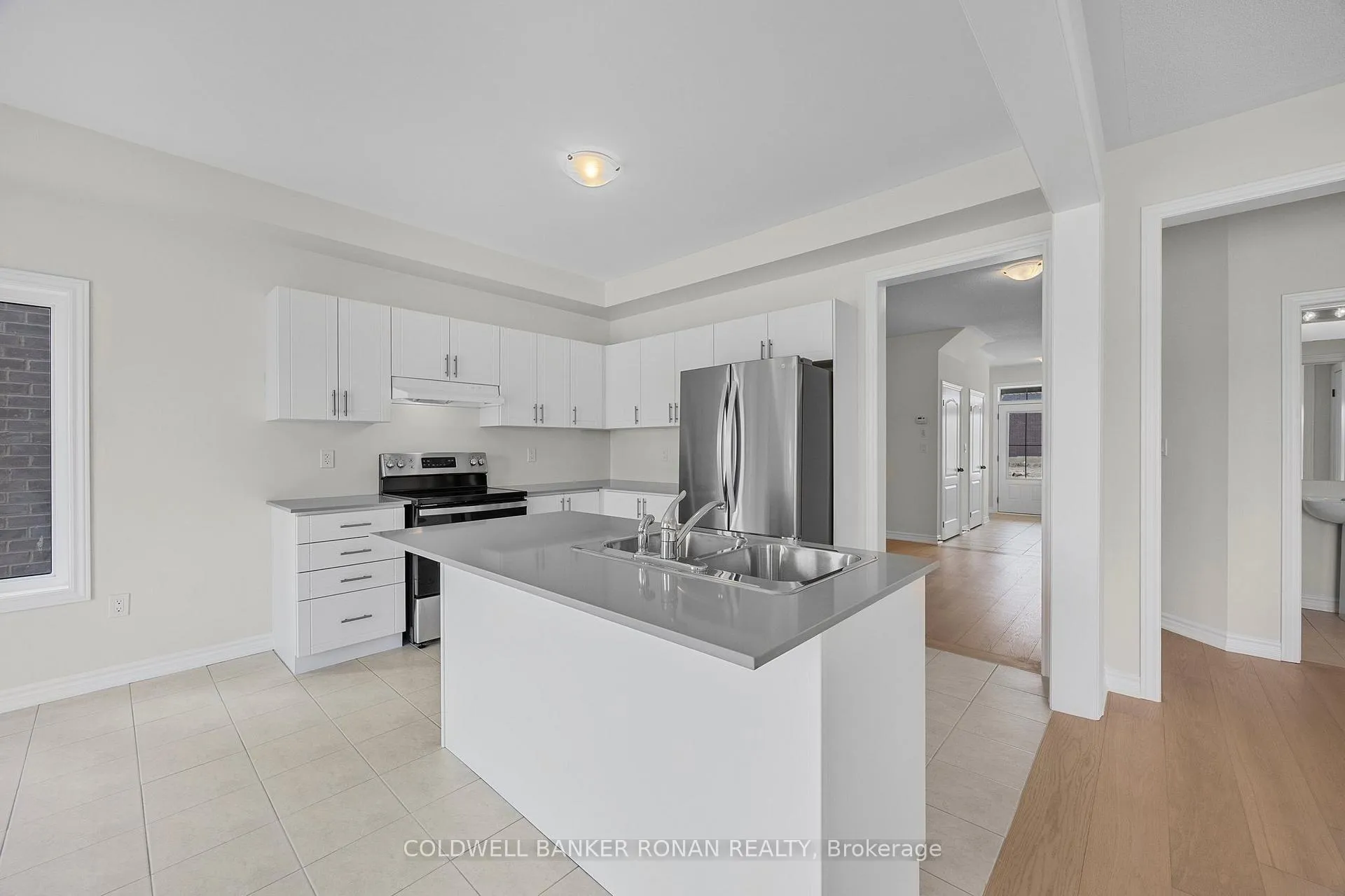 Photo 8 of 23 Fenn Crescent, New Tecumseth, Alliston — HOMEH
