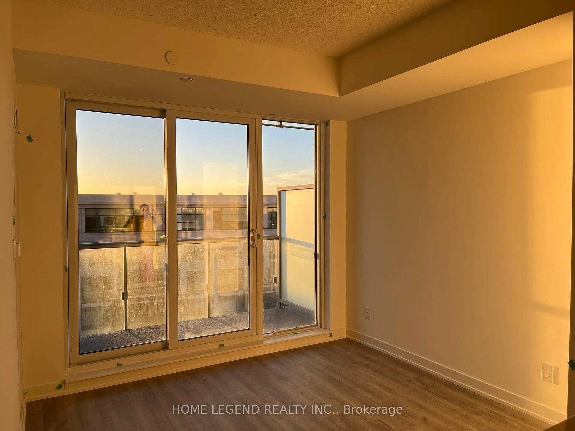 Photo 5 of Unit 1322, 8119 Birchmount Road, Markham, Unionville — HOMEH