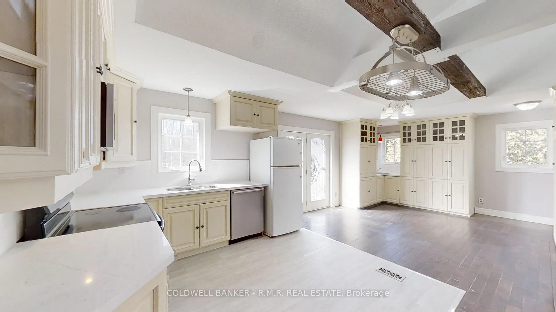 Photo 4 of 44 Nicholson Drive, Uxbridge, Rural Uxbridge — HOMEH