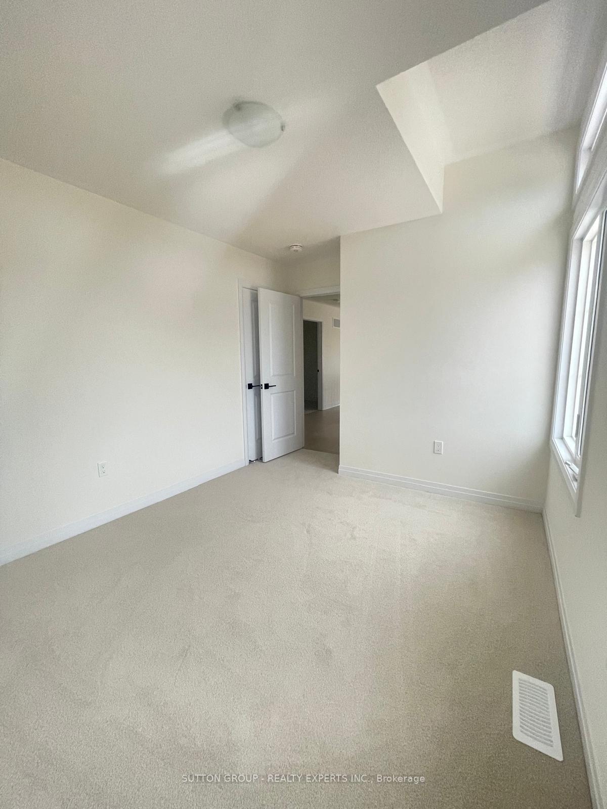 Photo 10 of 88 Conboy Drive, Kitchener, Mill Courtland Woodside Park — HOMEH