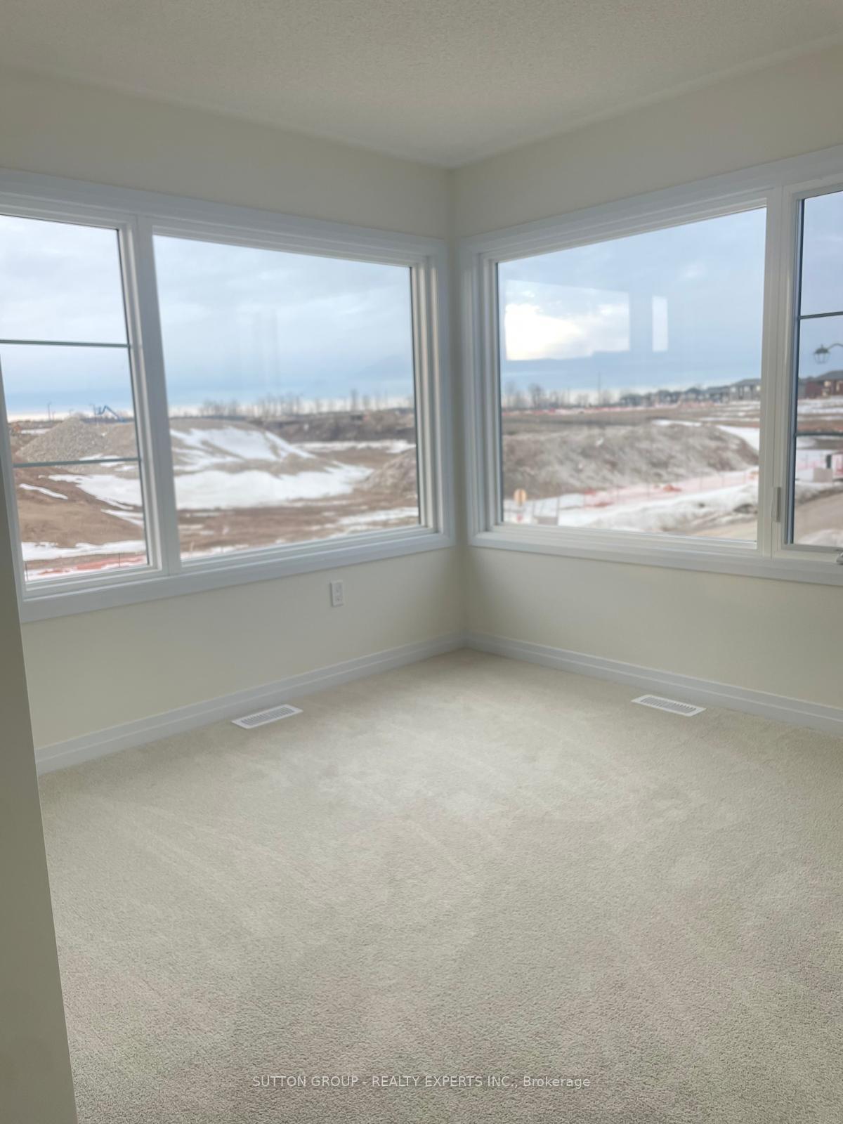 Photo 12 of 88 Conboy Drive, Kitchener, Mill Courtland Woodside Park — HOMEH