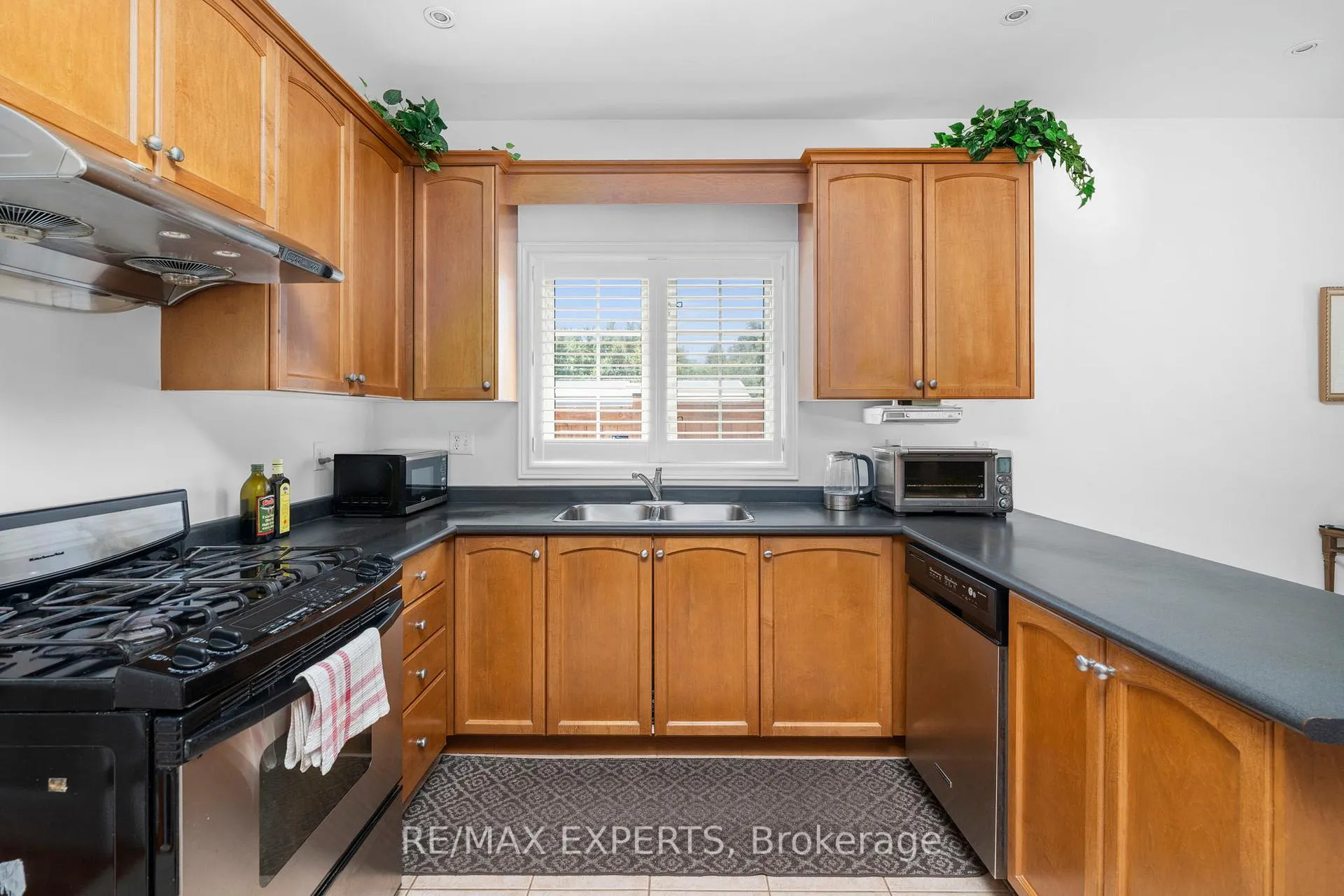 Photo 9 of 26 Blue Diamond Terrace, Vaughan, Sonoma Heights — HOMEH
