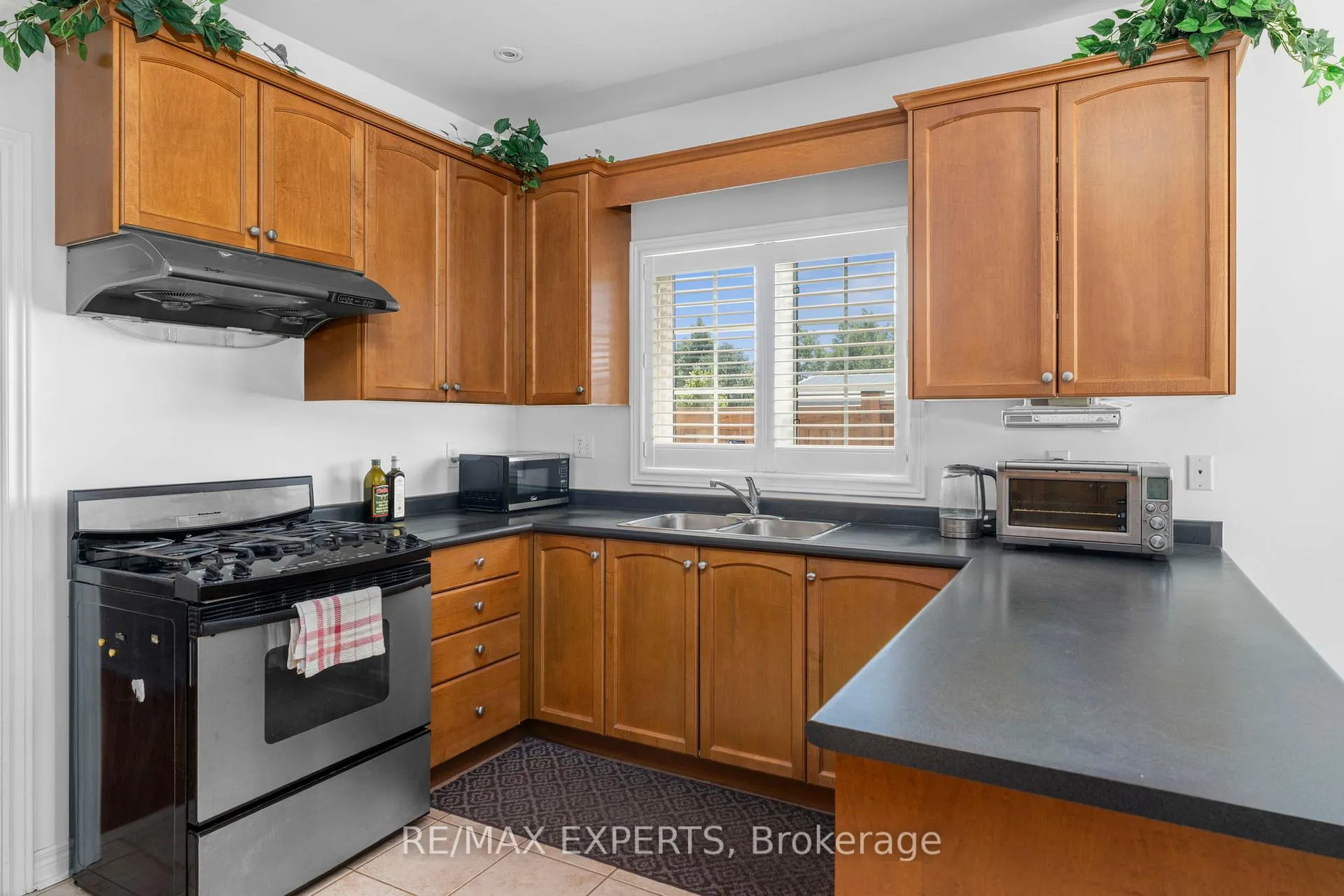 Photo 10 of 26 Blue Diamond Terrace, Vaughan, Sonoma Heights — HOMEH