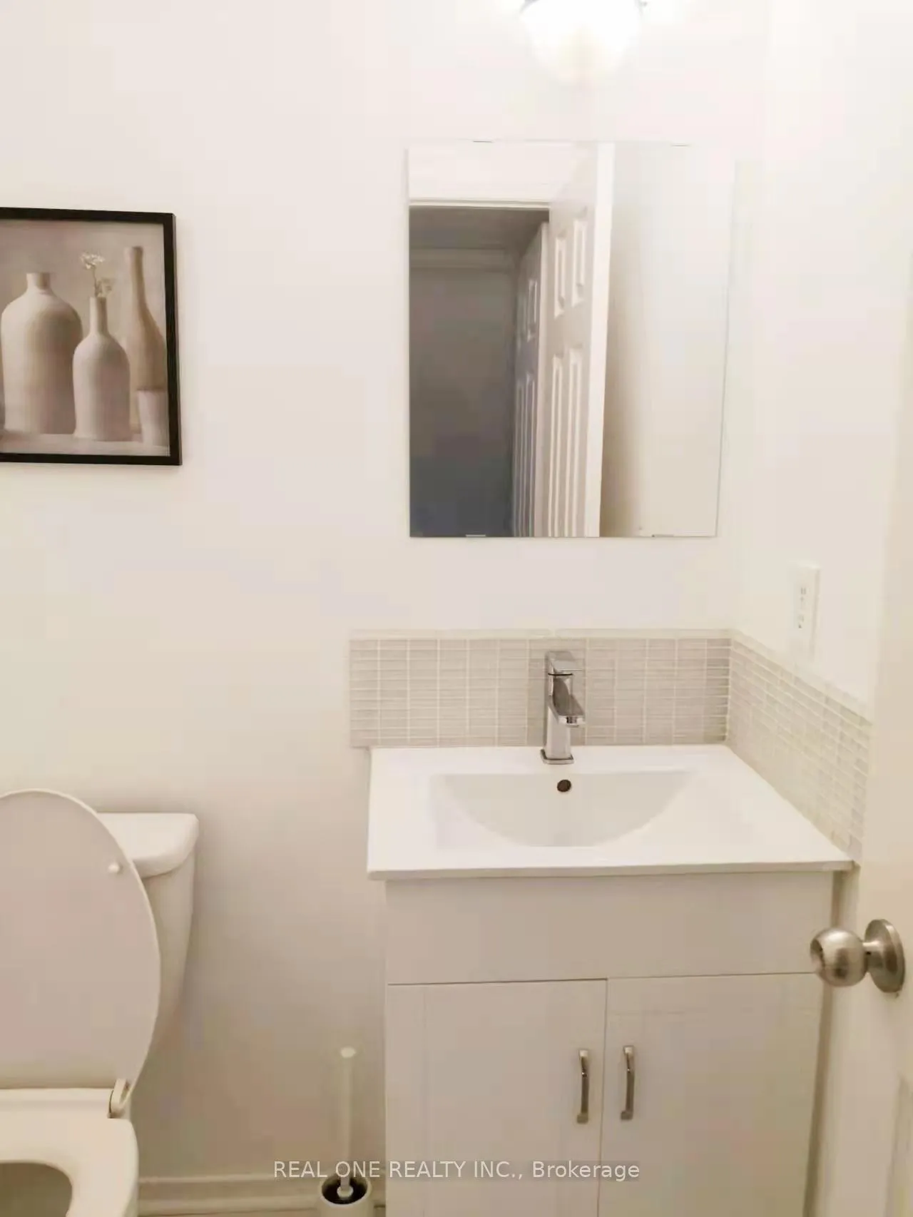 Photo 8 of 41 Hinda Lane, Vaughan, Lakeview Estates — HOMEH