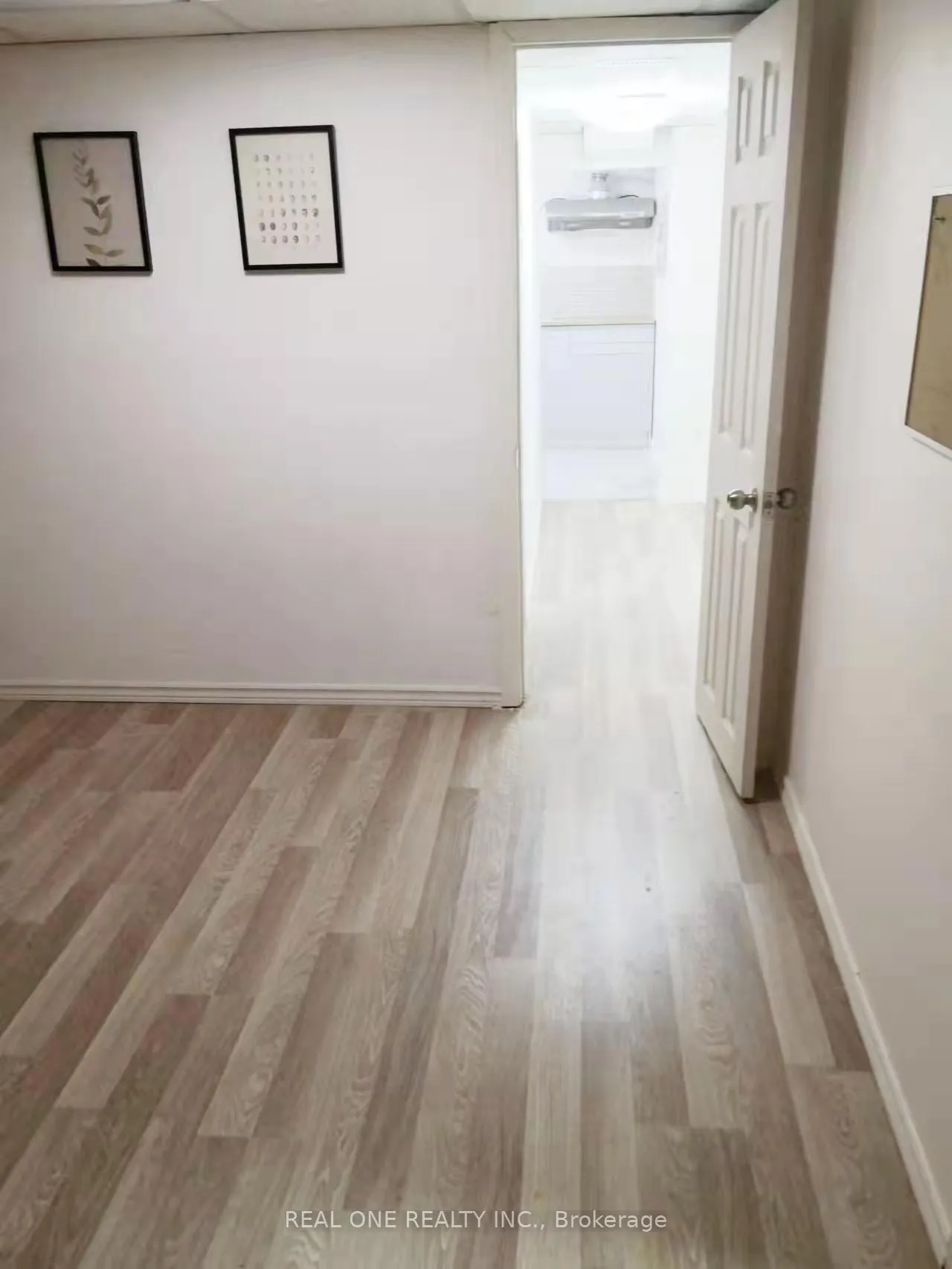 Photo 14 of 41 Hinda Lane, Vaughan, Lakeview Estates — HOMEH