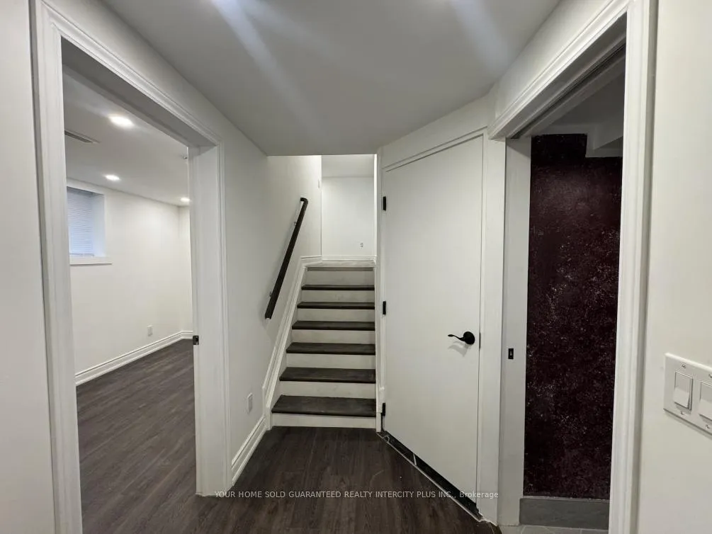 Photo 2 of Unit LOWER, 177 Aberdeen Avenue, Vaughan, East Woodbridge — HOMEH