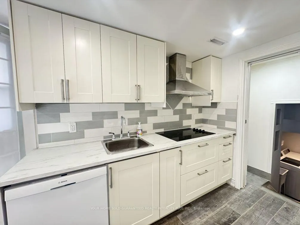 Photo 4 of Unit LOWER, 177 Aberdeen Avenue, Vaughan, East Woodbridge — HOMEH