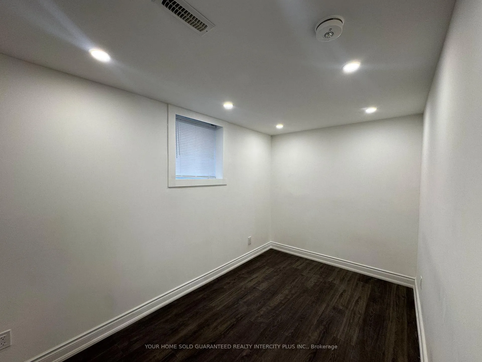 Photo 6 of Unit LOWER, 177 Aberdeen Avenue, Vaughan, East Woodbridge — HOMEH
