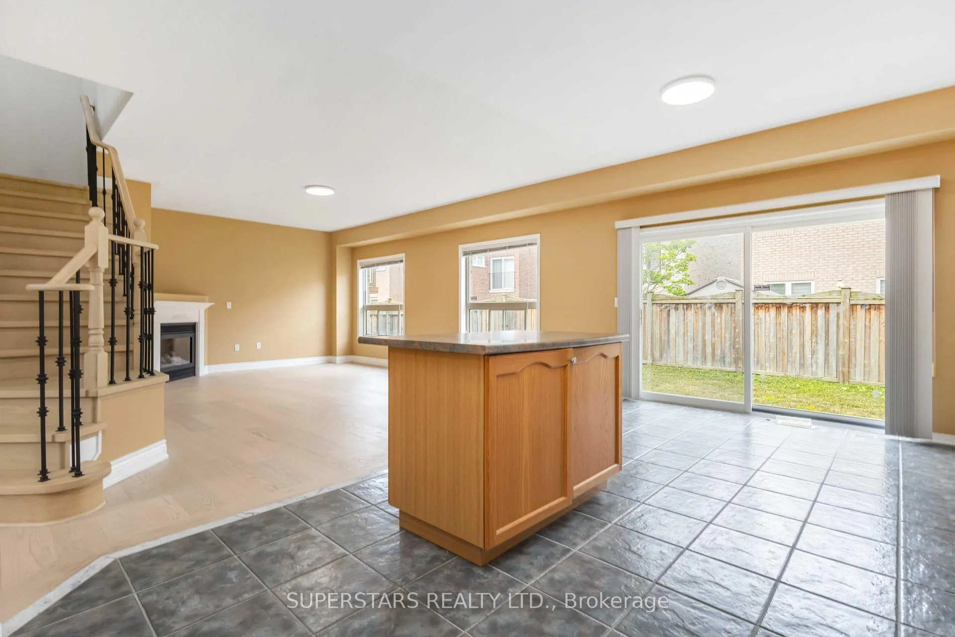 Photo 12 of 70 Russell Hill Road, Markham, Berczy — HOMEH