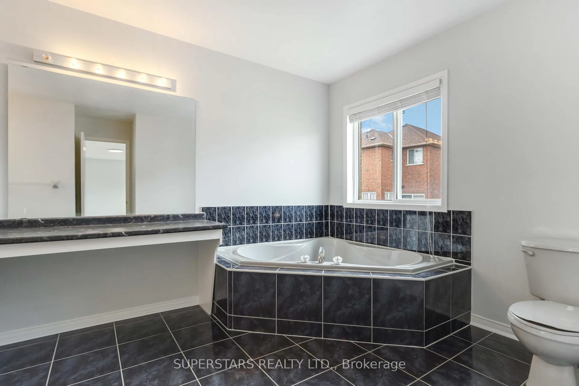 Photo 24 of 70 Russell Hill Road, Markham, Berczy — HOMEH