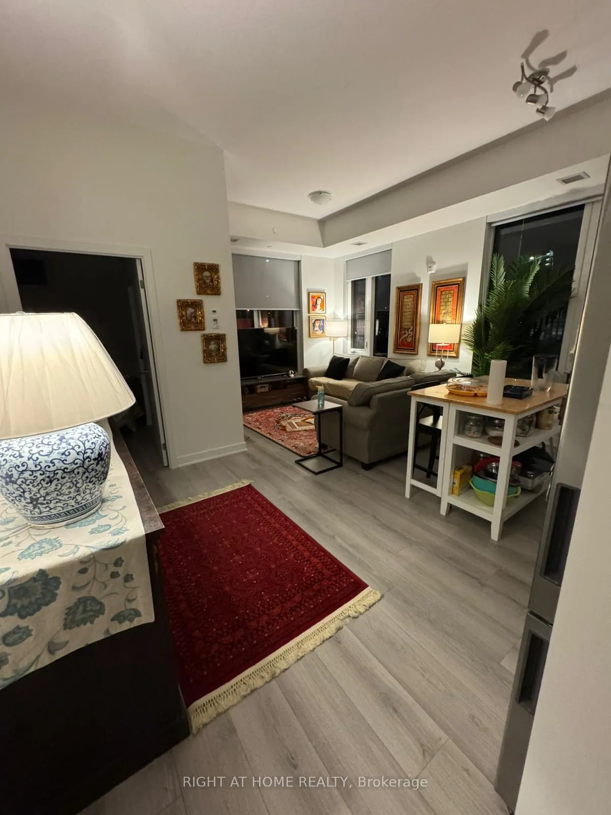 Photo 7 of Unit 109, 1440 Clarriage Court E, Milton, Ford — HOMEH