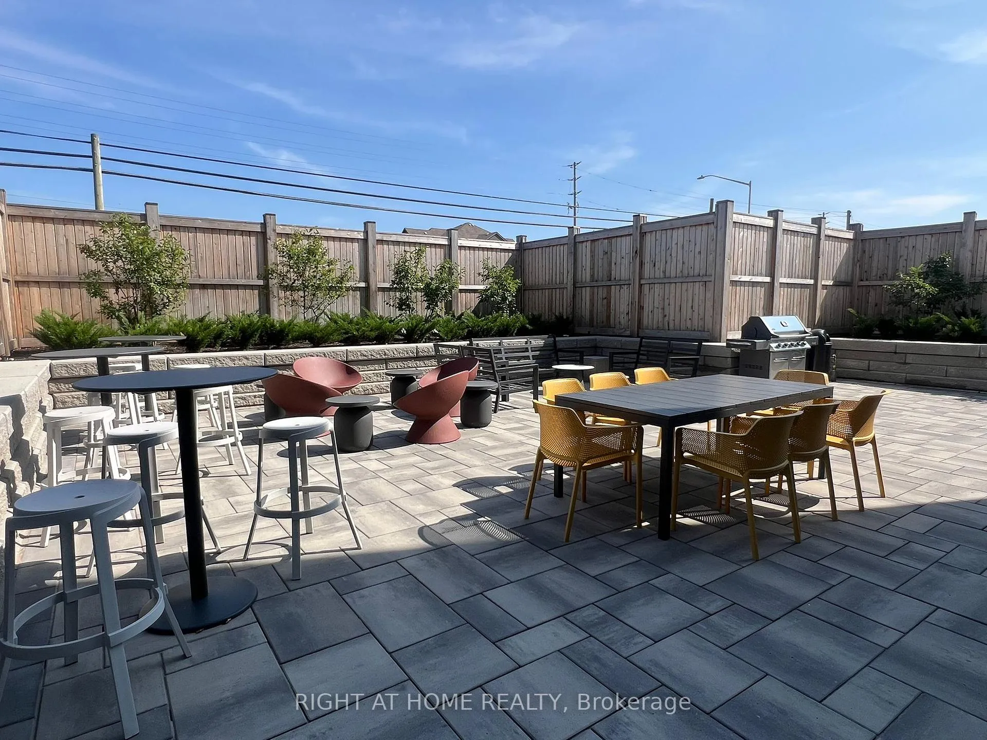 Photo 20 of Unit 109, 1440 Clarriage Court E, Milton, Ford — HOMEH