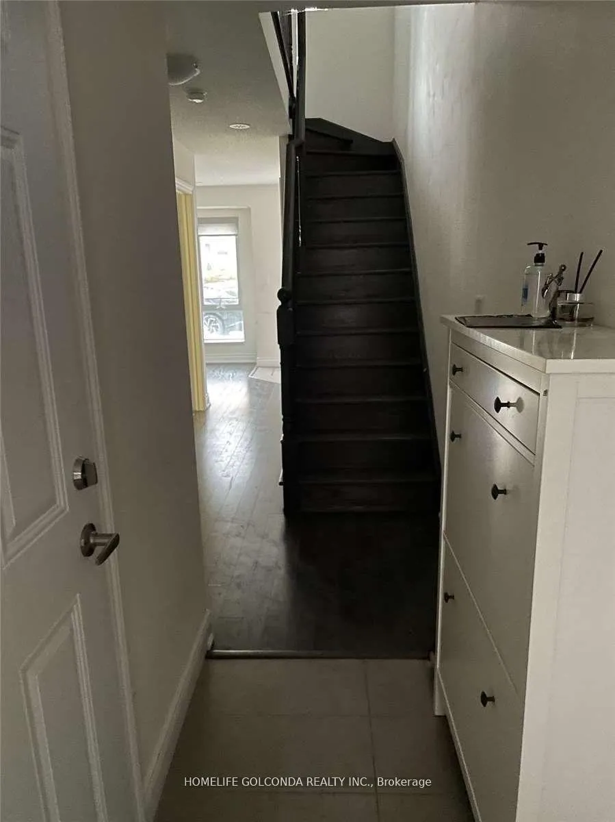 Photo 4 of 307 South Park Road, Markham, Commerce Valley — HOMEH