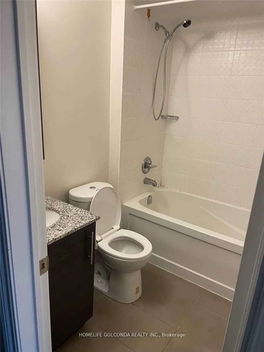 Photo 8 of 307 South Park Road, Markham, Commerce Valley — HOMEH