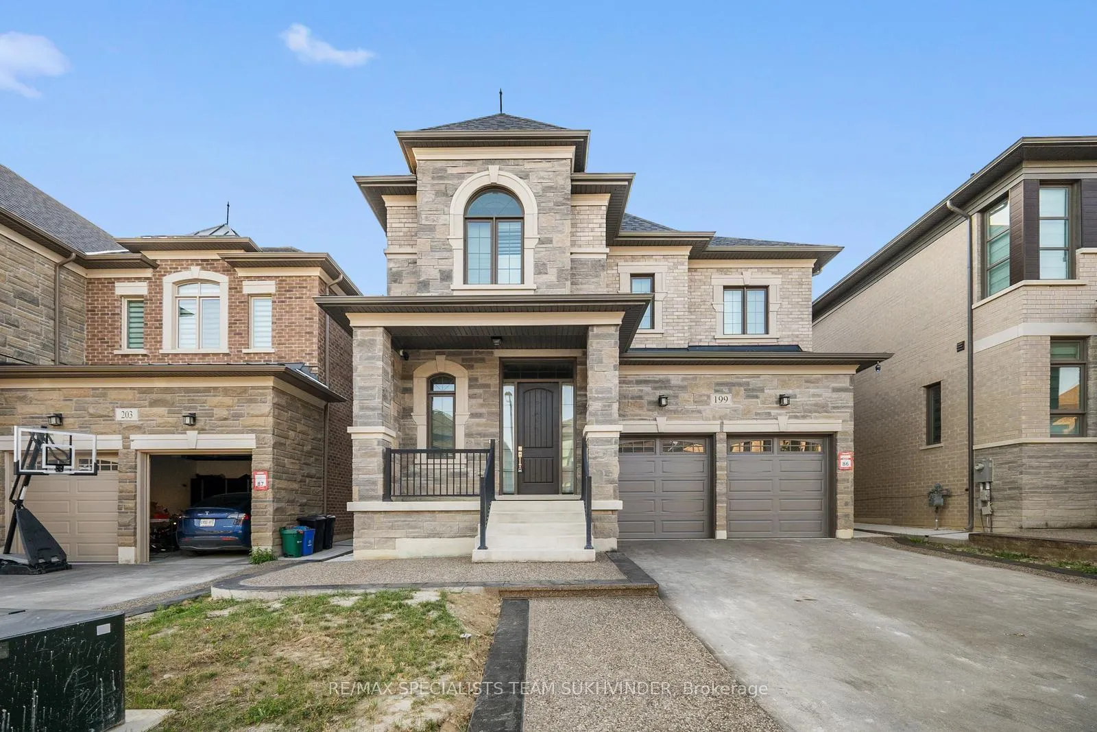 Photo 2 of 199 Wainfleet Crescent, Vaughan, Vellore Village — HOMEH