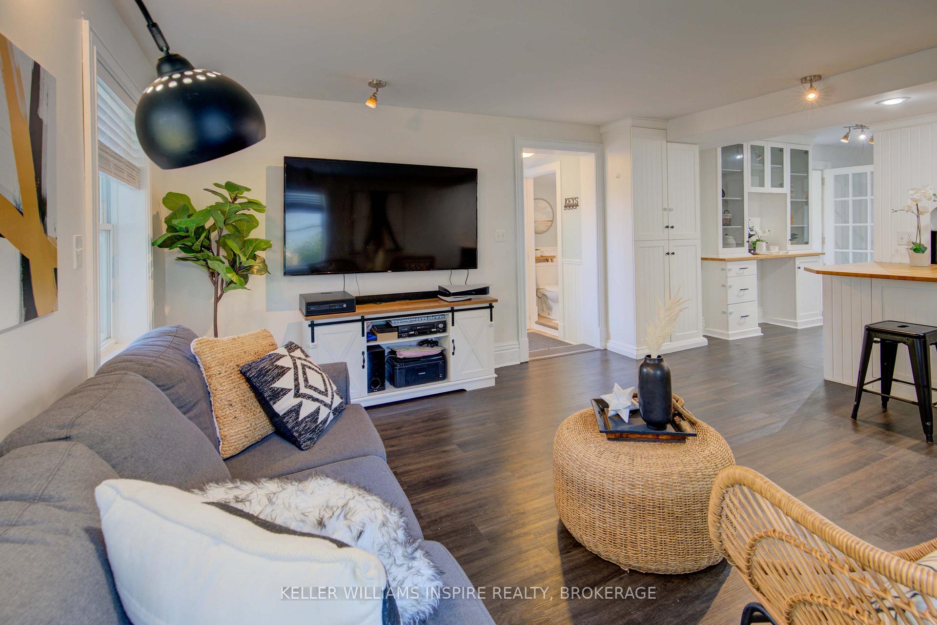 Photo 4 of 364 Brock Street, Gananoque — HOMEH
