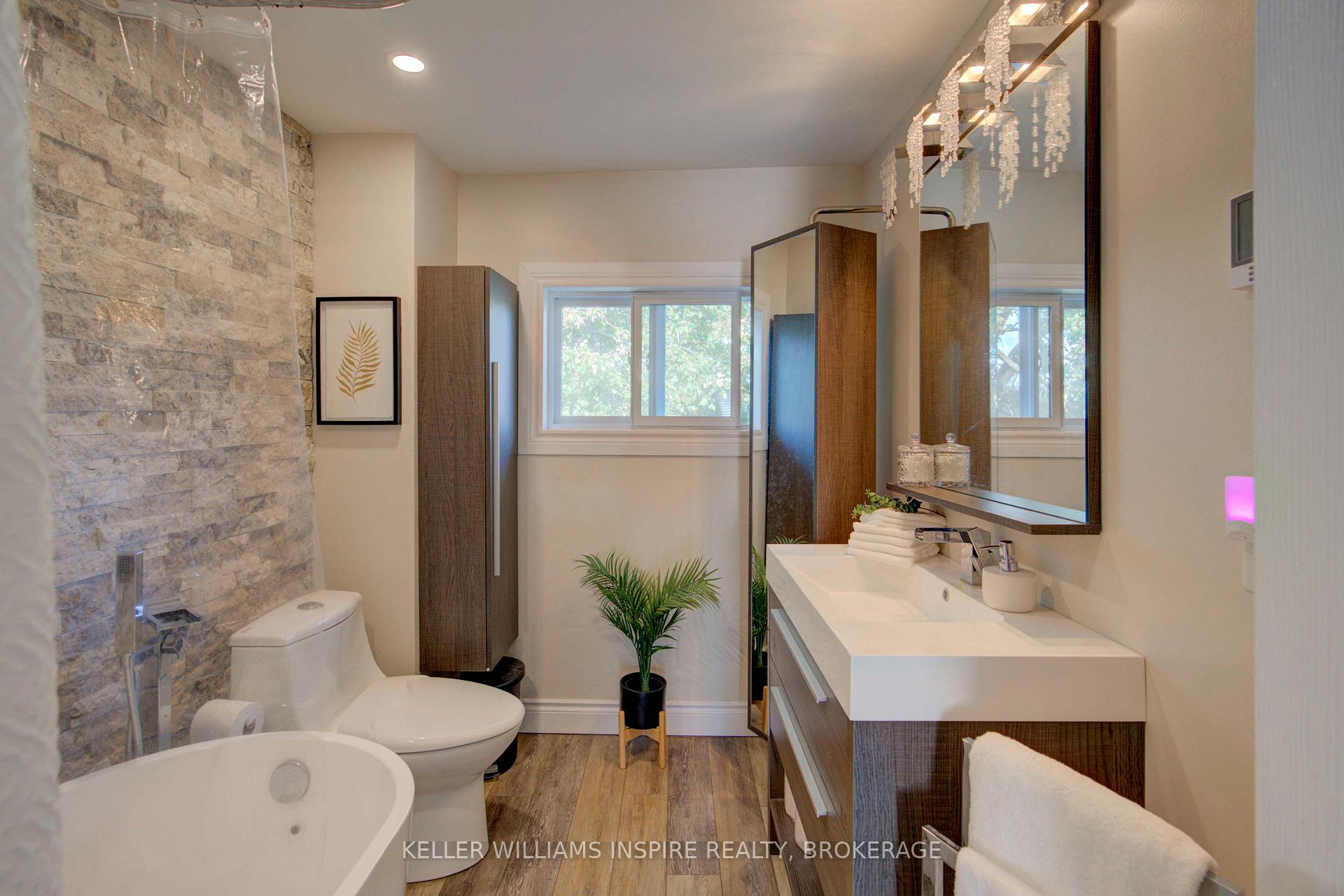 Photo 27 of 364 Brock Street, Gananoque — HOMEH