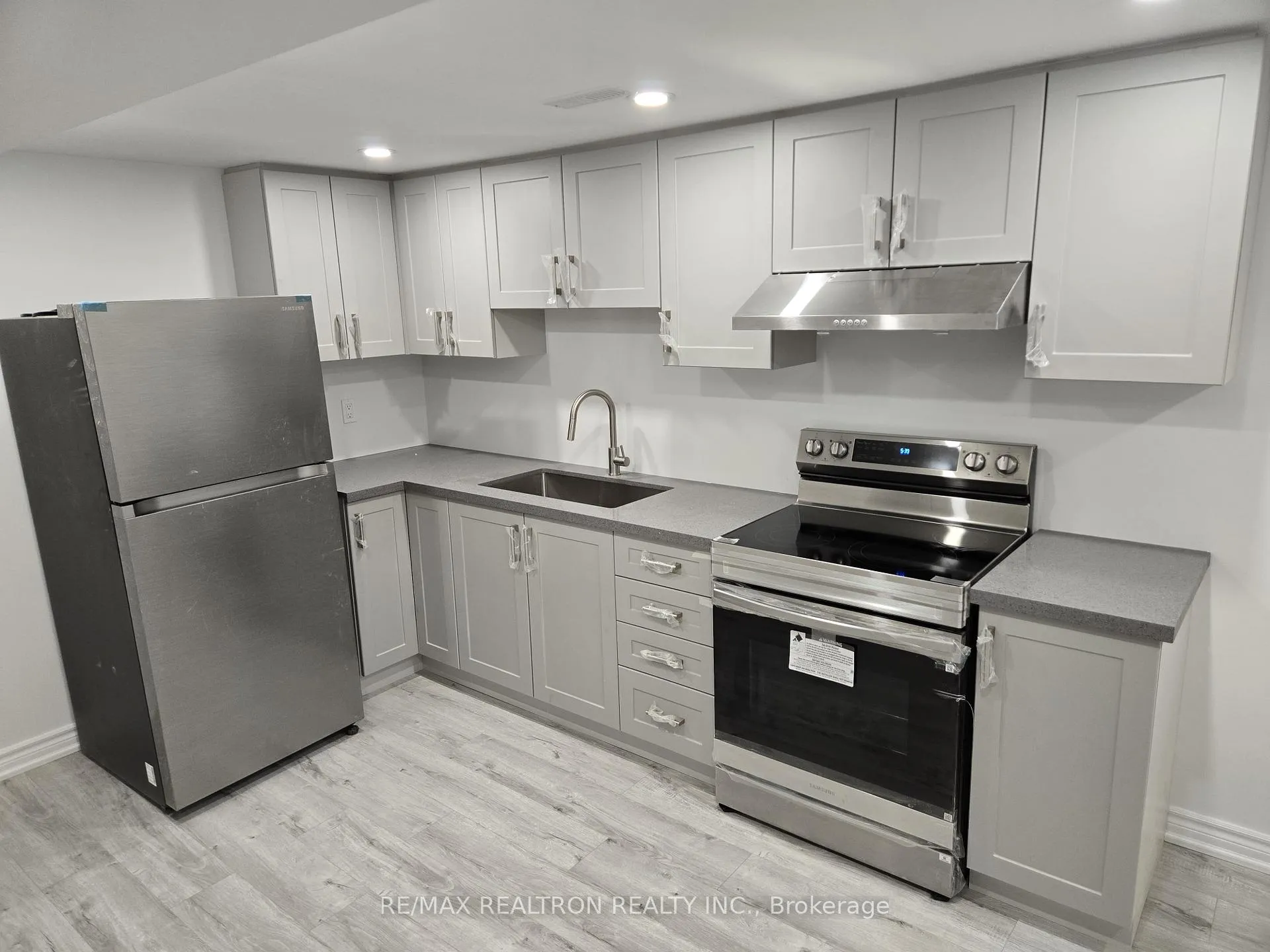 Photo 2 of Unit Basement, 19 Chloe Crescent, Markham, Middlefield — HOMEH
