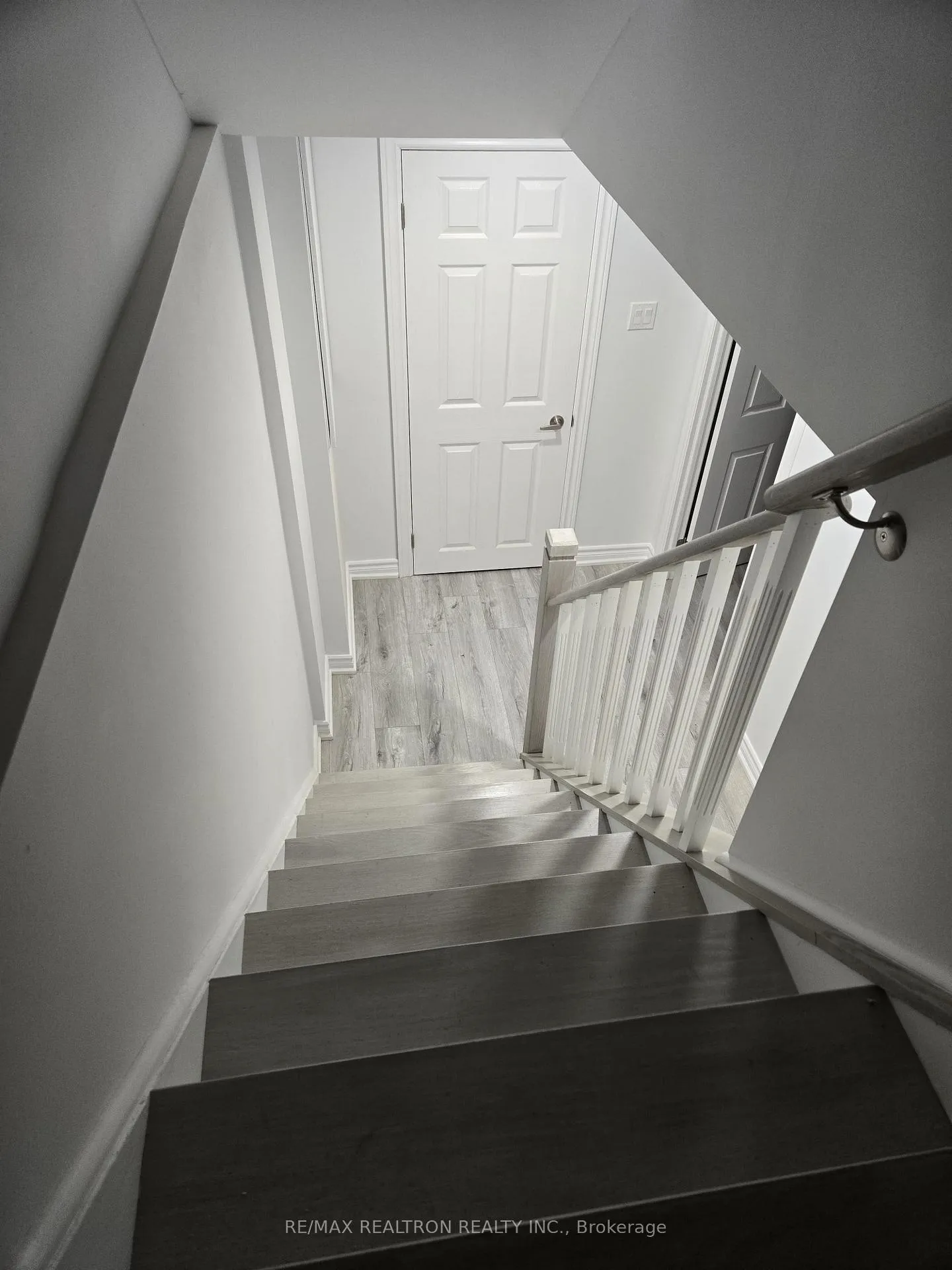 Photo 4 of Unit Basement, 19 Chloe Crescent, Markham, Middlefield — HOMEH