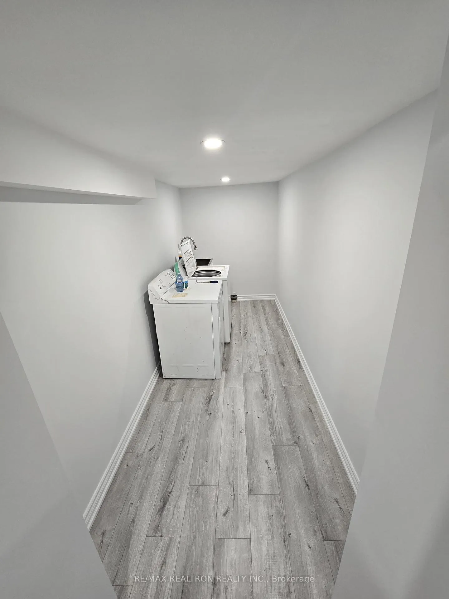 Photo 5 of Unit Basement, 19 Chloe Crescent, Markham, Middlefield — HOMEH