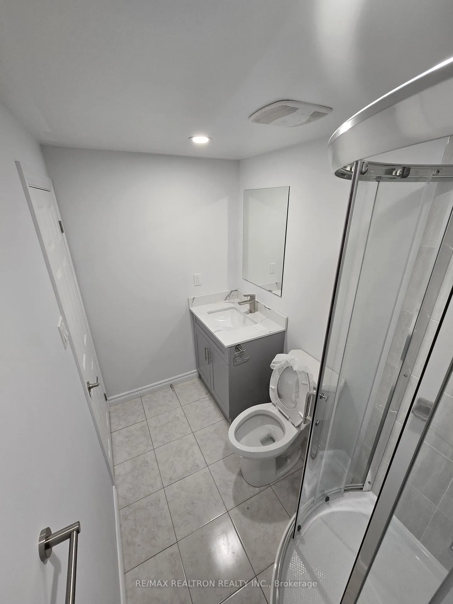 Photo 8 of Unit Basement, 19 Chloe Crescent, Markham, Middlefield — HOMEH