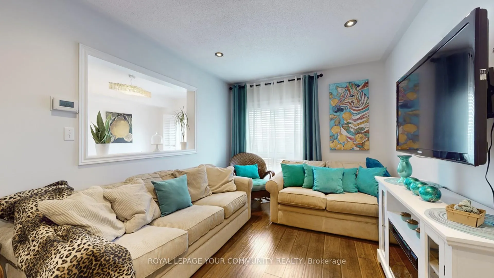 Photo 6 of 135 Foxchase Avenue, Vaughan, East Woodbridge — HOMEH